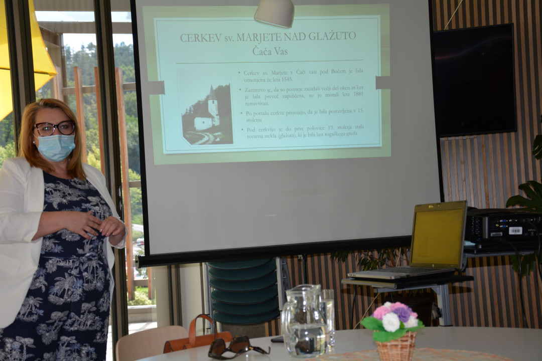 Domoznanski klepet »Na hribčku cerkvica stoji«