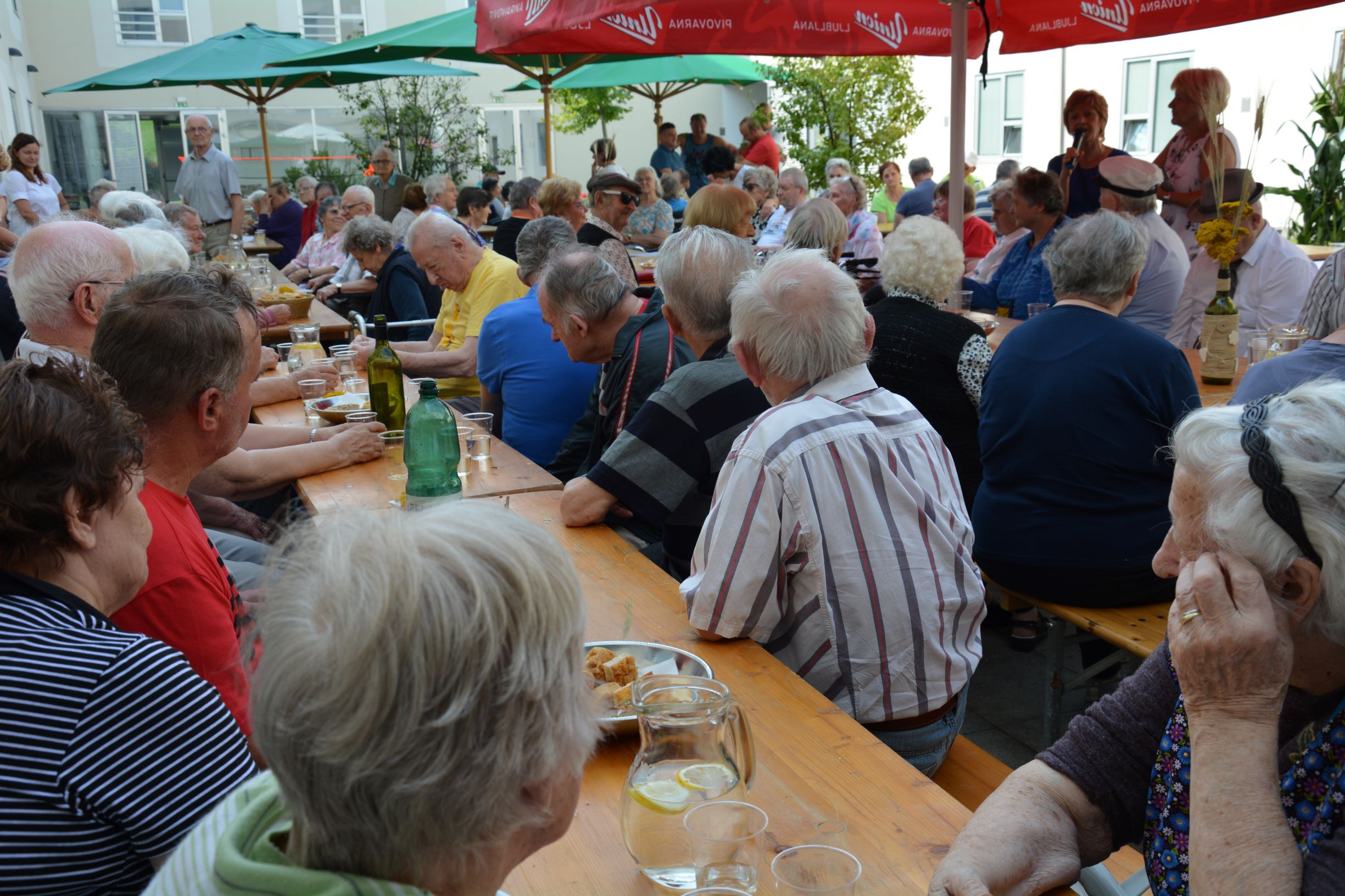 Družabno srečanje stanovalcev in zaposlenih domov Rogaška Slatina, Poljčane in Slovenska Bistrica