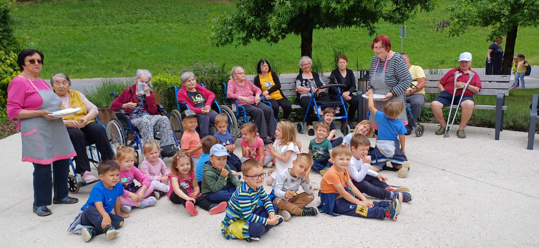 Druženje z otroki v zeliščnem parku