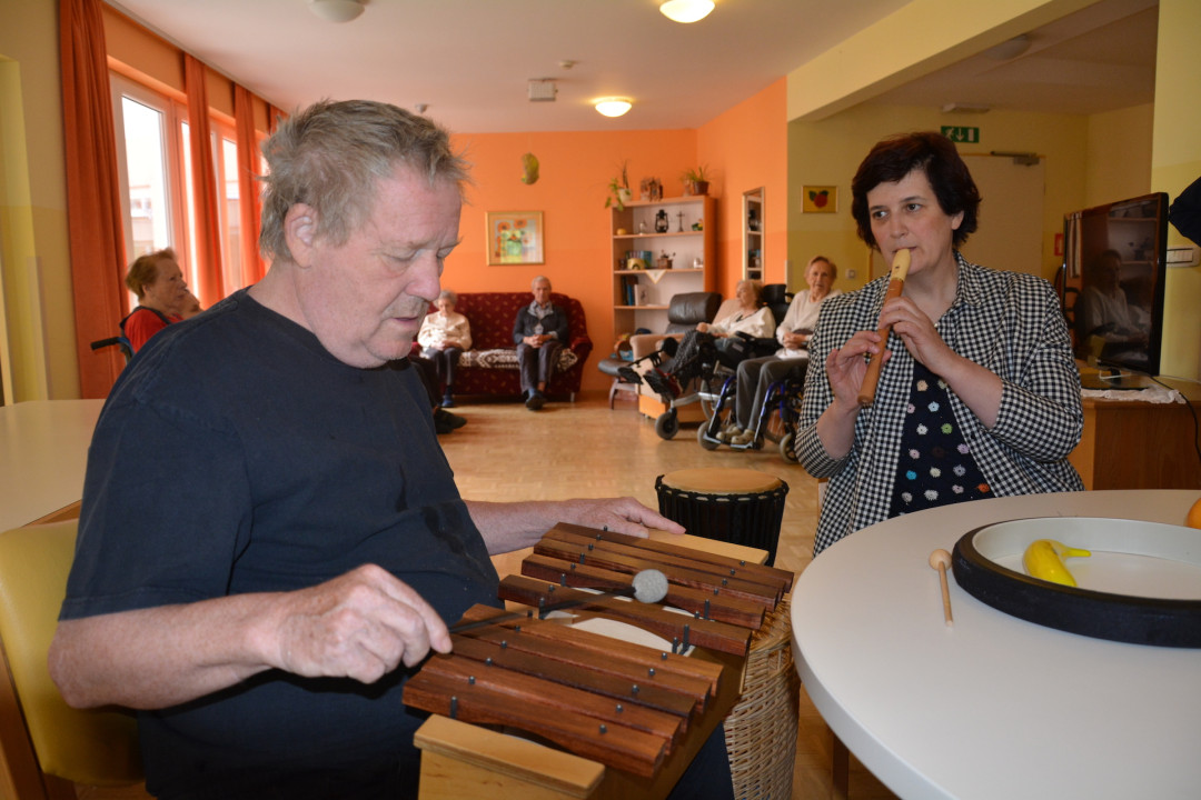 Glasba – osupljivo učinkovit terapevtski pripomoček