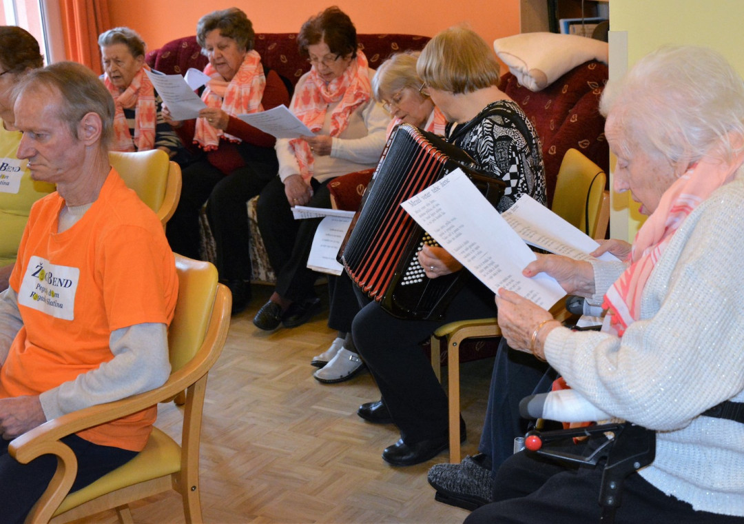 Hišni bendi se predstavijo