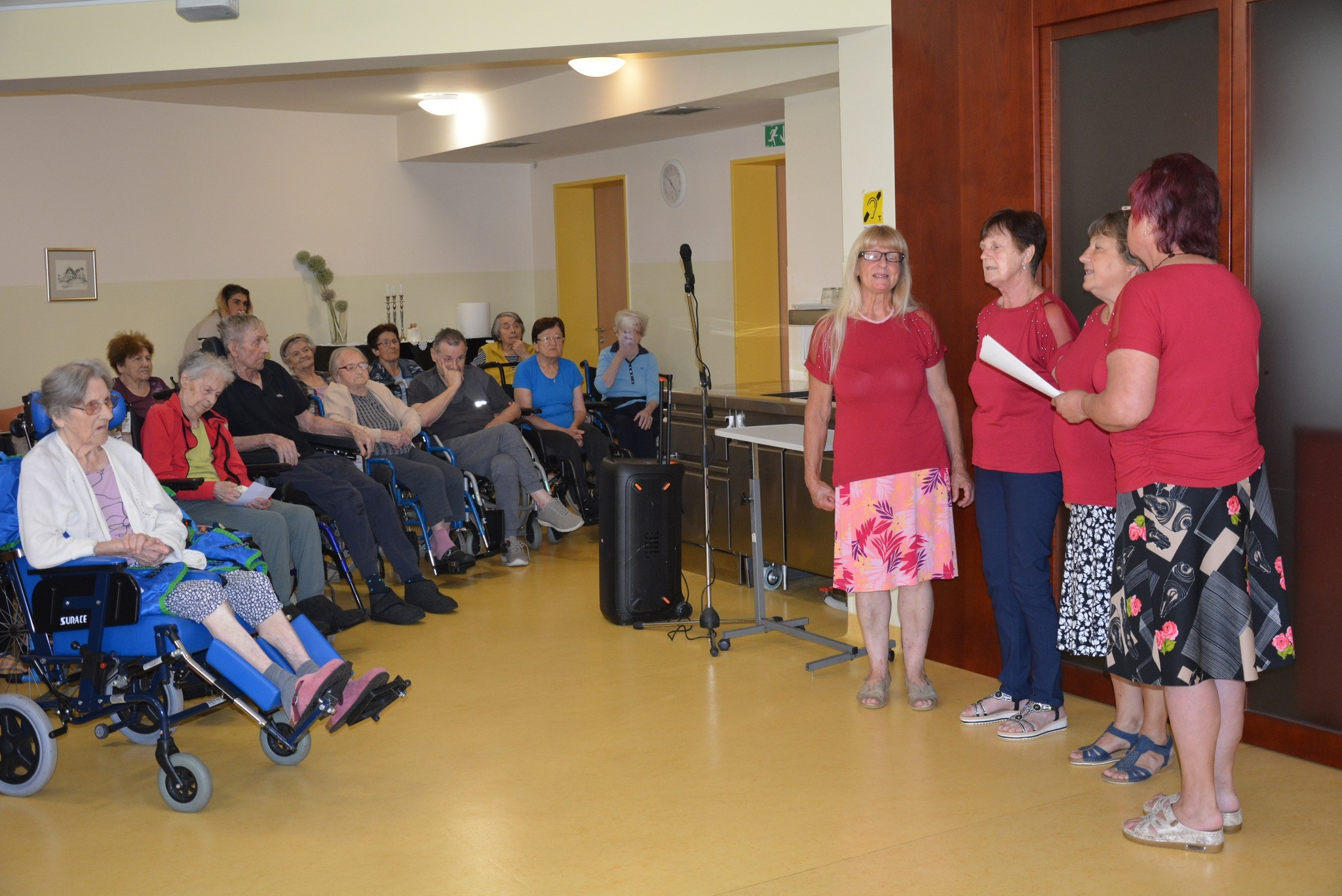 Imeti je lepo prijatelje ob sebi