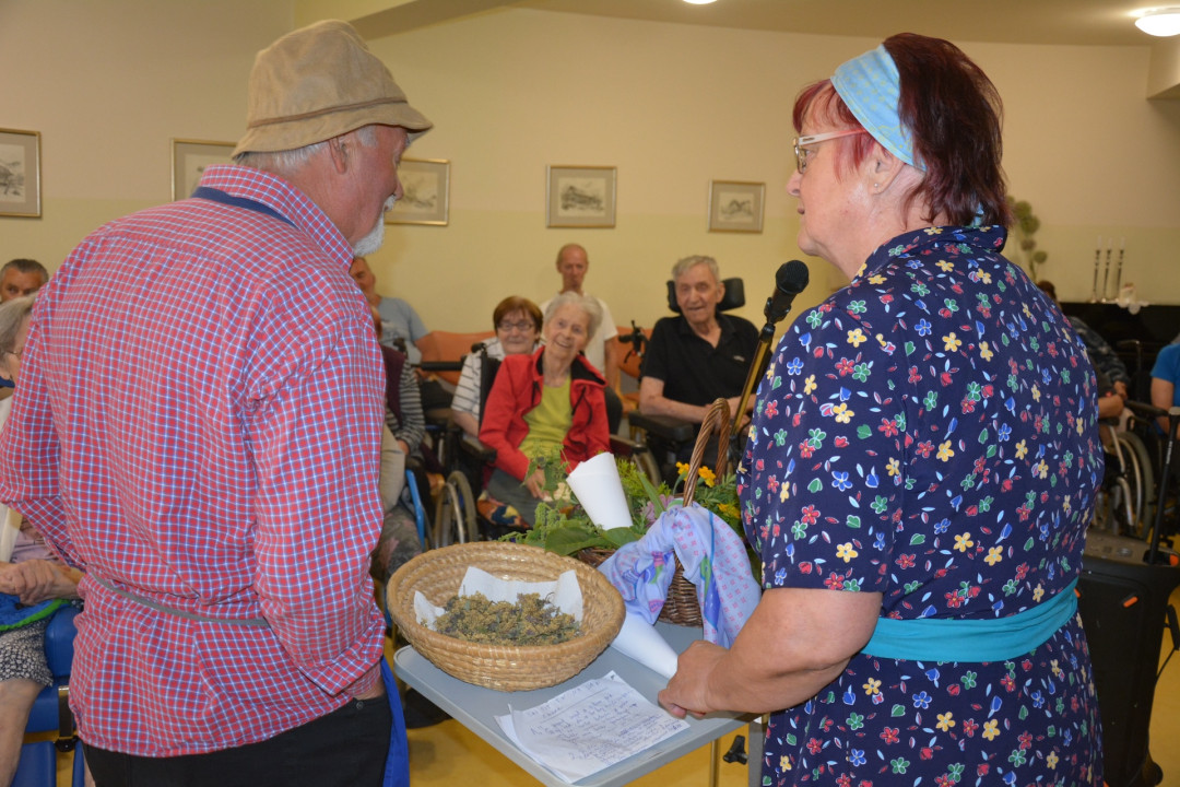 Imeti je lepo prijatelje ob sebi