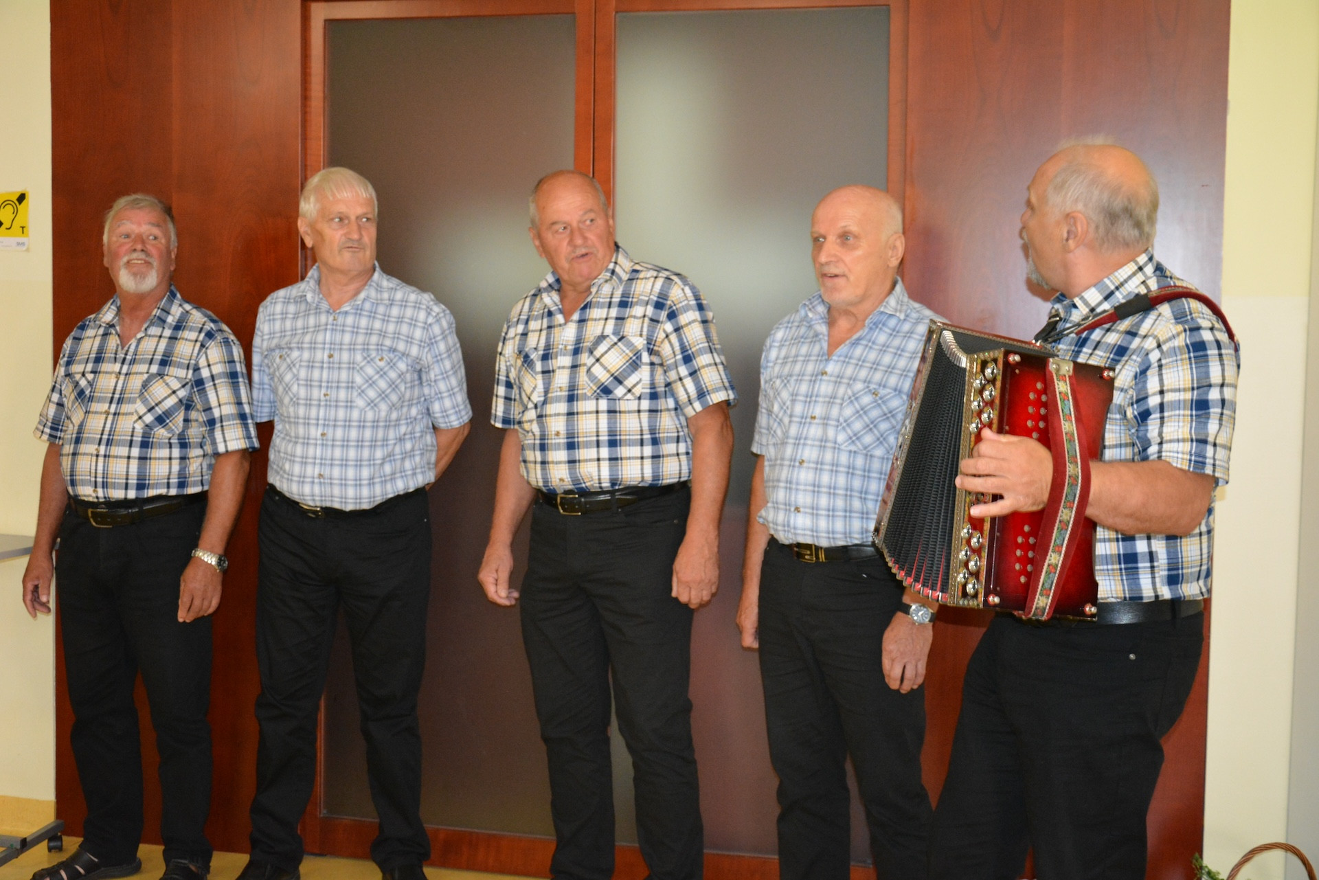 Imeti je lepo prijatelje ob sebi