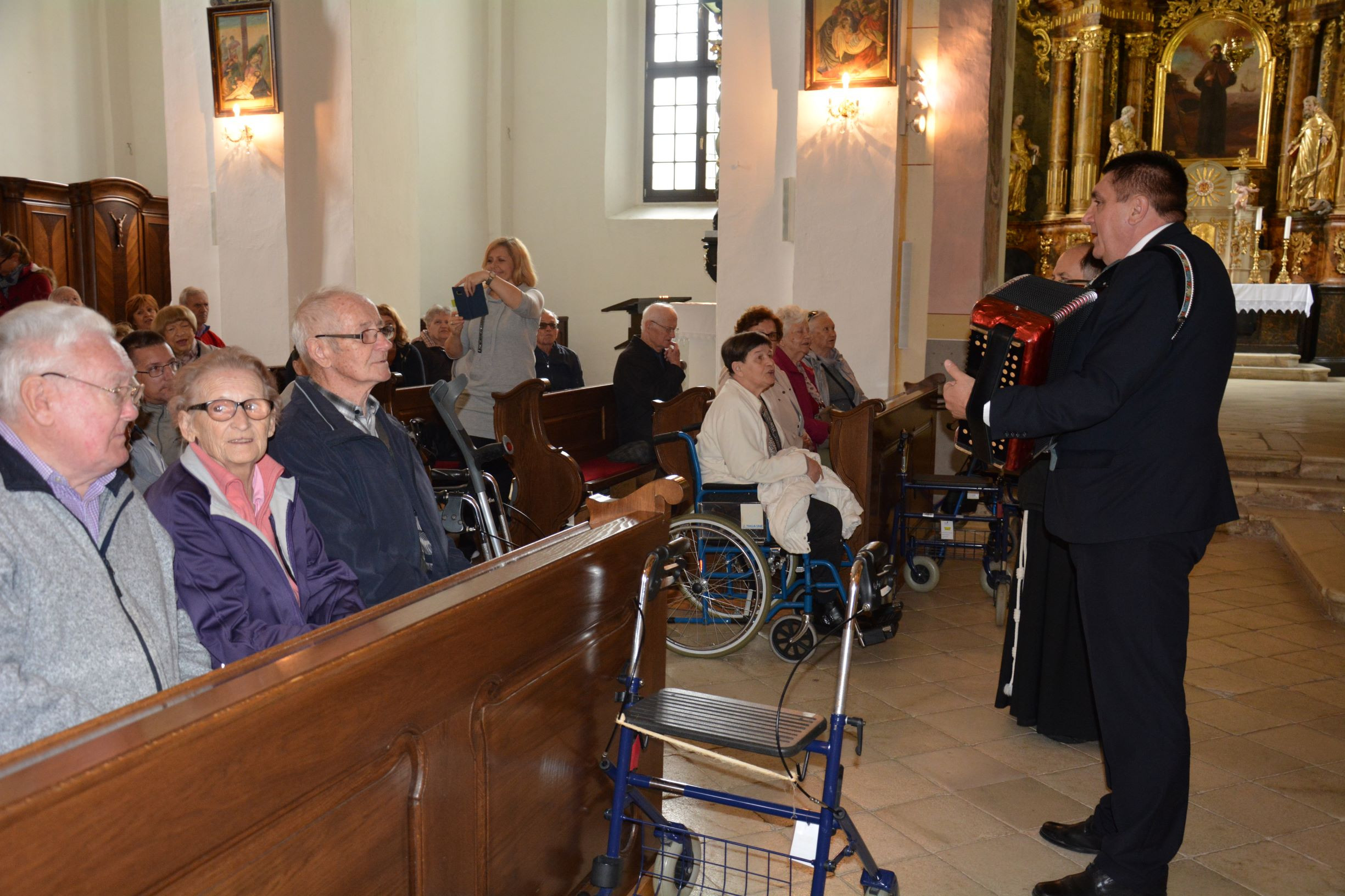 Izlet stanovalcev v Olimje