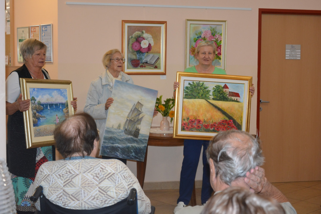 Joga smeha in otvoritev razstave