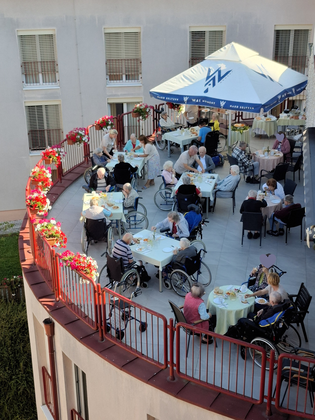 JUTRO, KI SE ZAČNE DRUGAČE