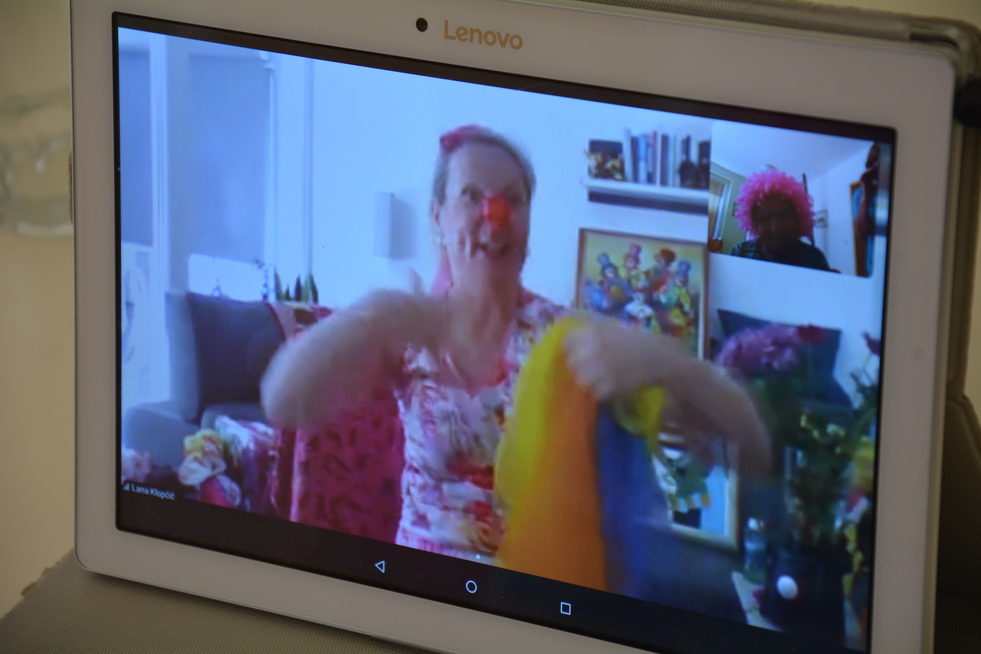 Klovnesa Mafalda v energičnih ritmih