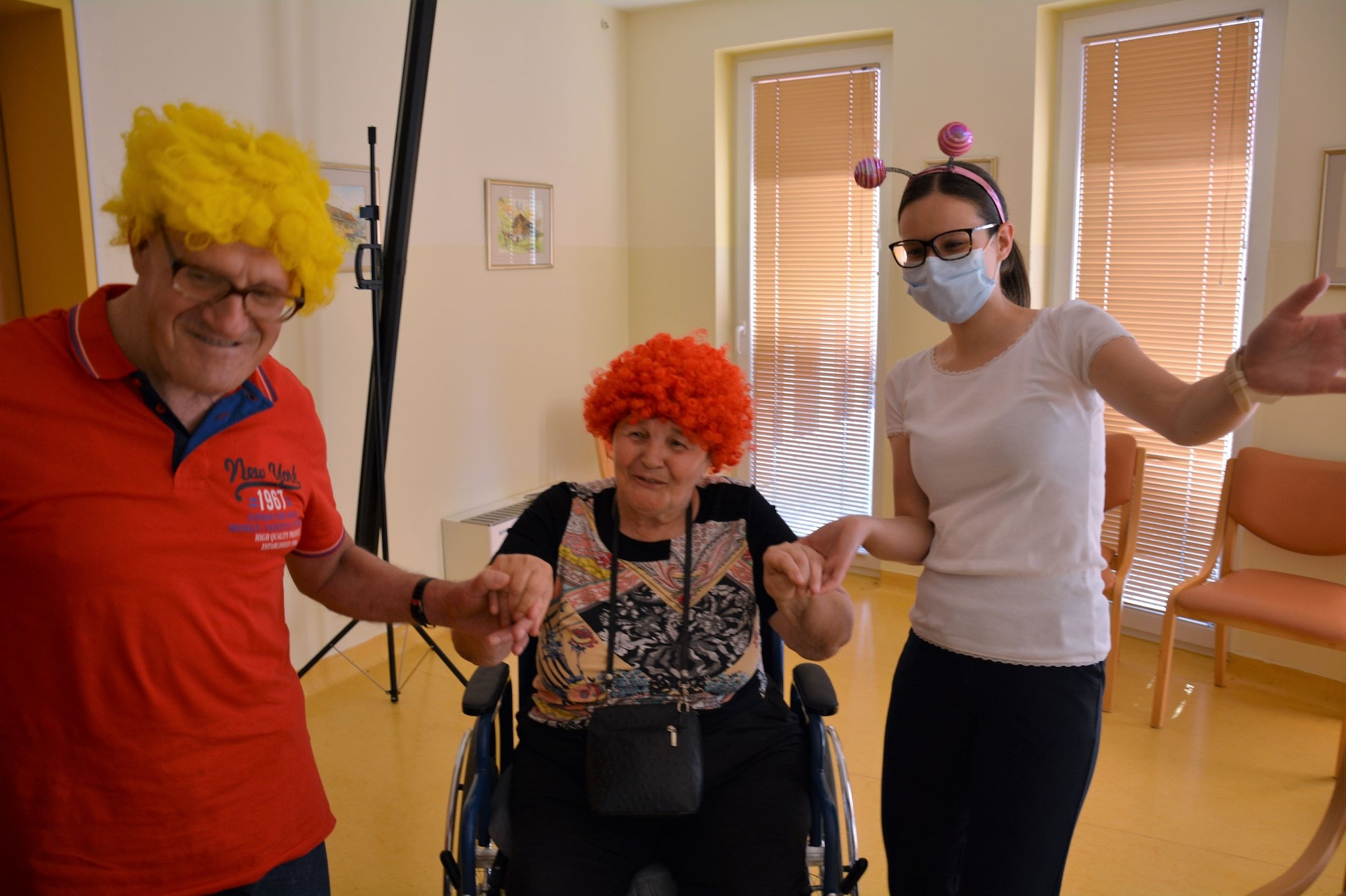 Klovnesa Mafalda v energičnih ritmih