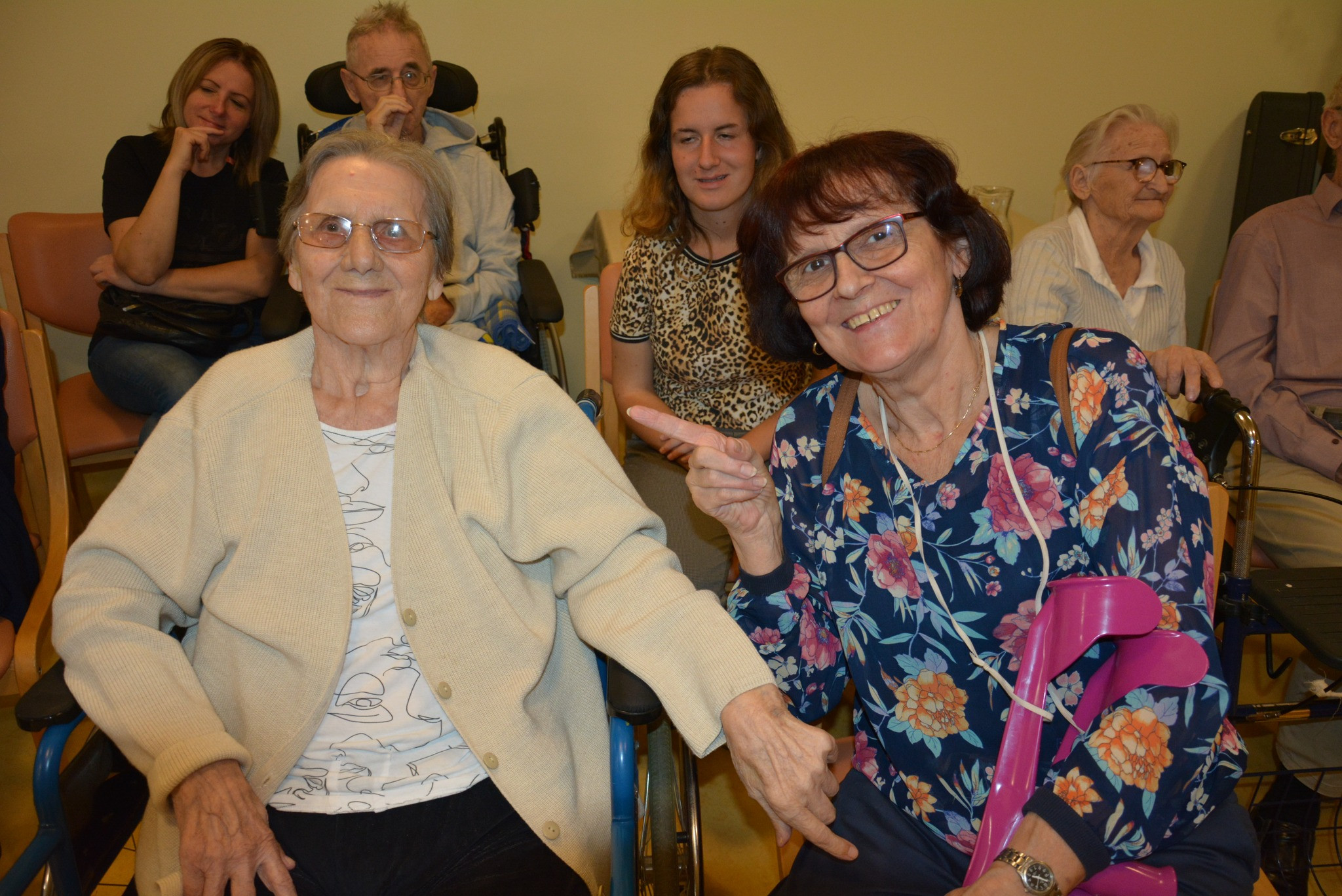 Klub svojcev skupin Mavrica in Modrijani