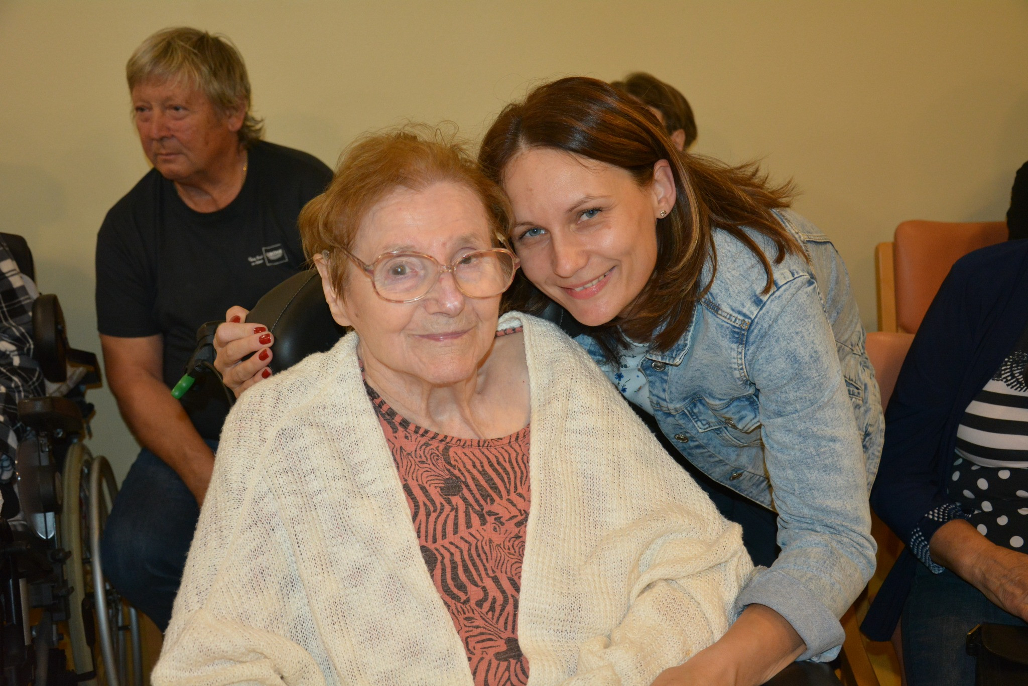 Klub svojcev skupin Mavrica in Modrijani