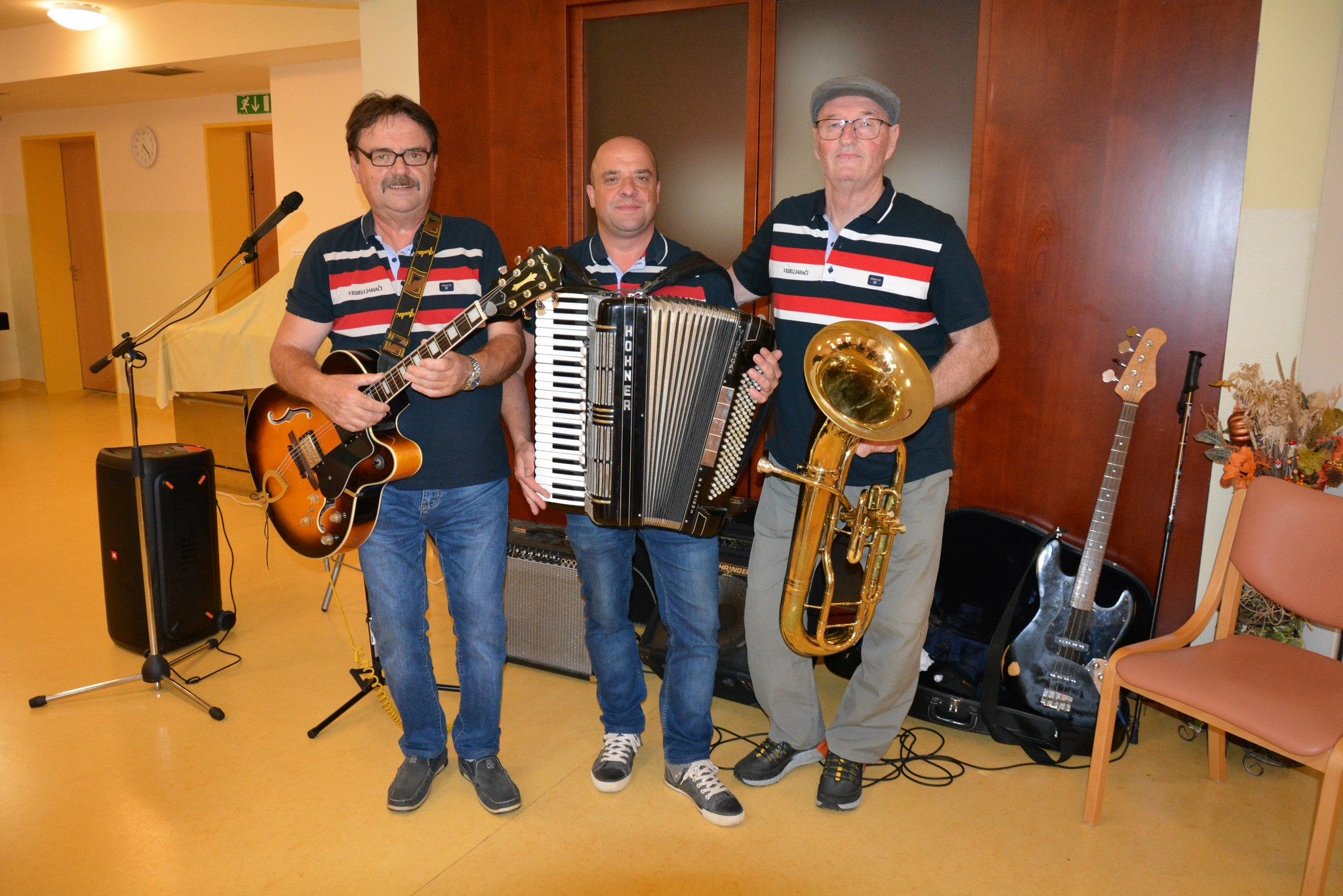 Klub svojcev skupin Mavrica in Modrijani