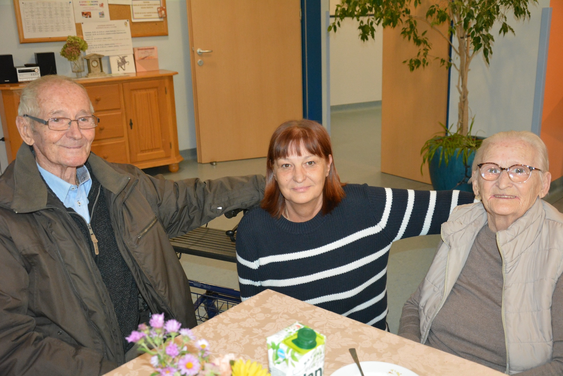 Klub svojcev skupin Mavrica in Modrijani