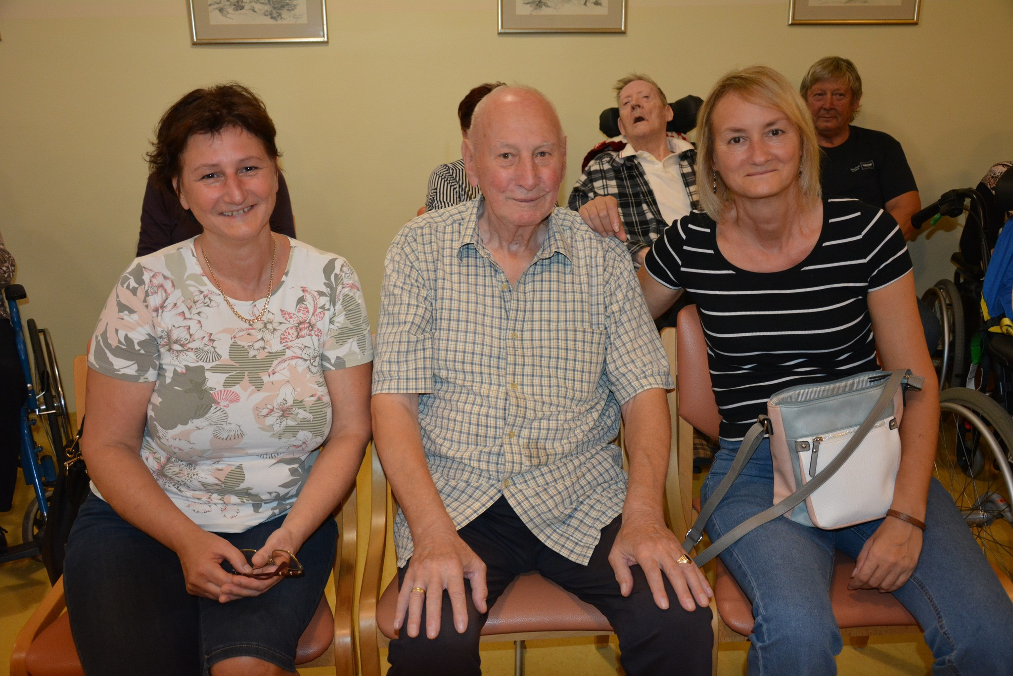 Klub svojcev skupin Mavrica in Modrijani