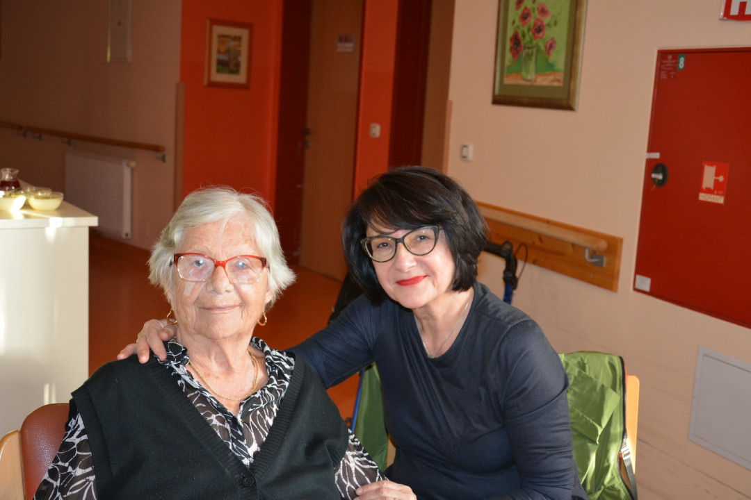 Klub svojcev skupin Ob potoku, Ena A in Rožmarin