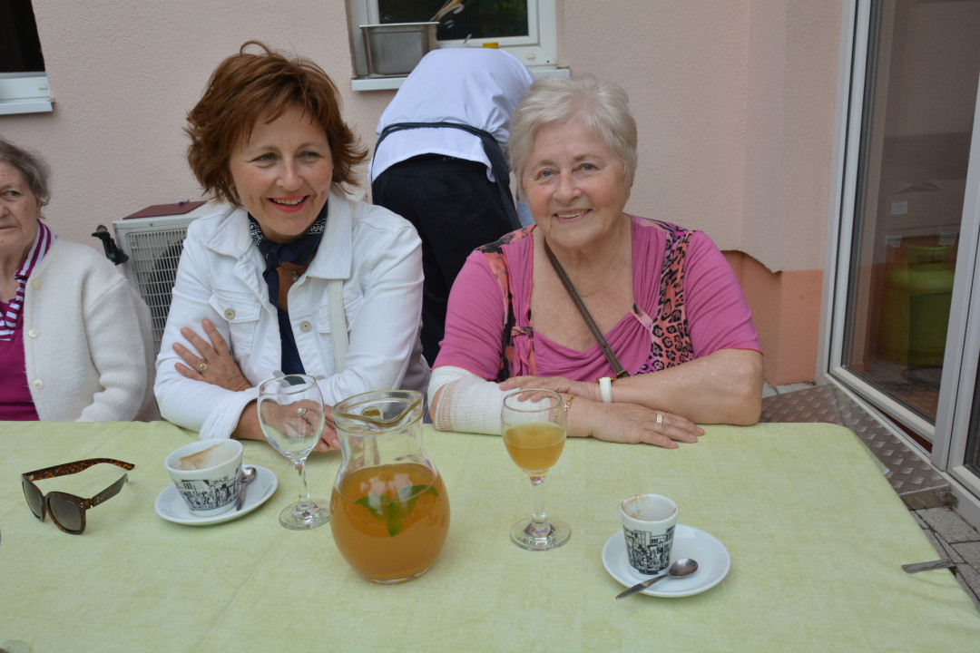 Klubi svojcev skupin Ob potoku, 1A in Rožmarin