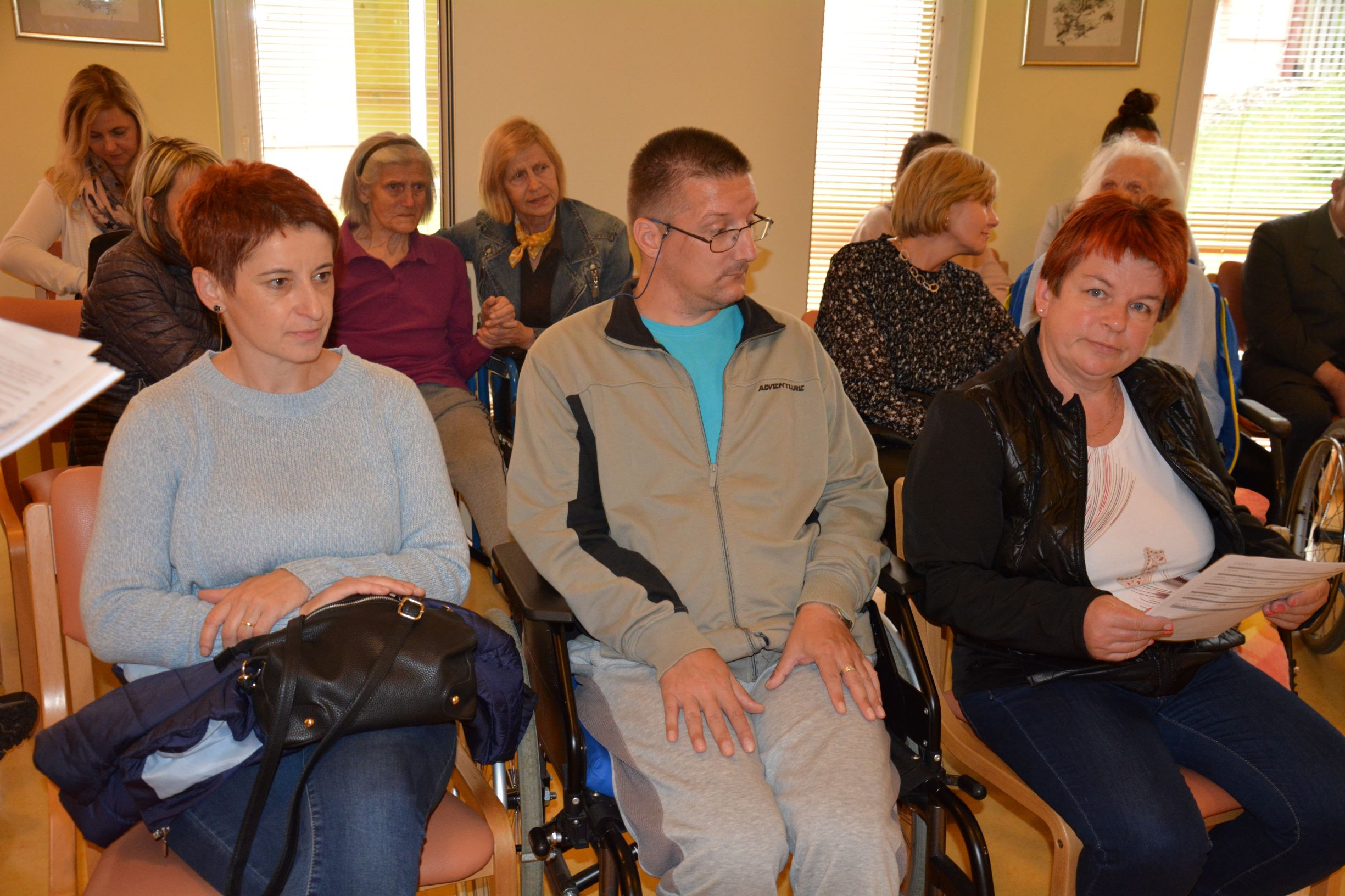 Klubi svojcev za skupini Mavrica in Modrijani