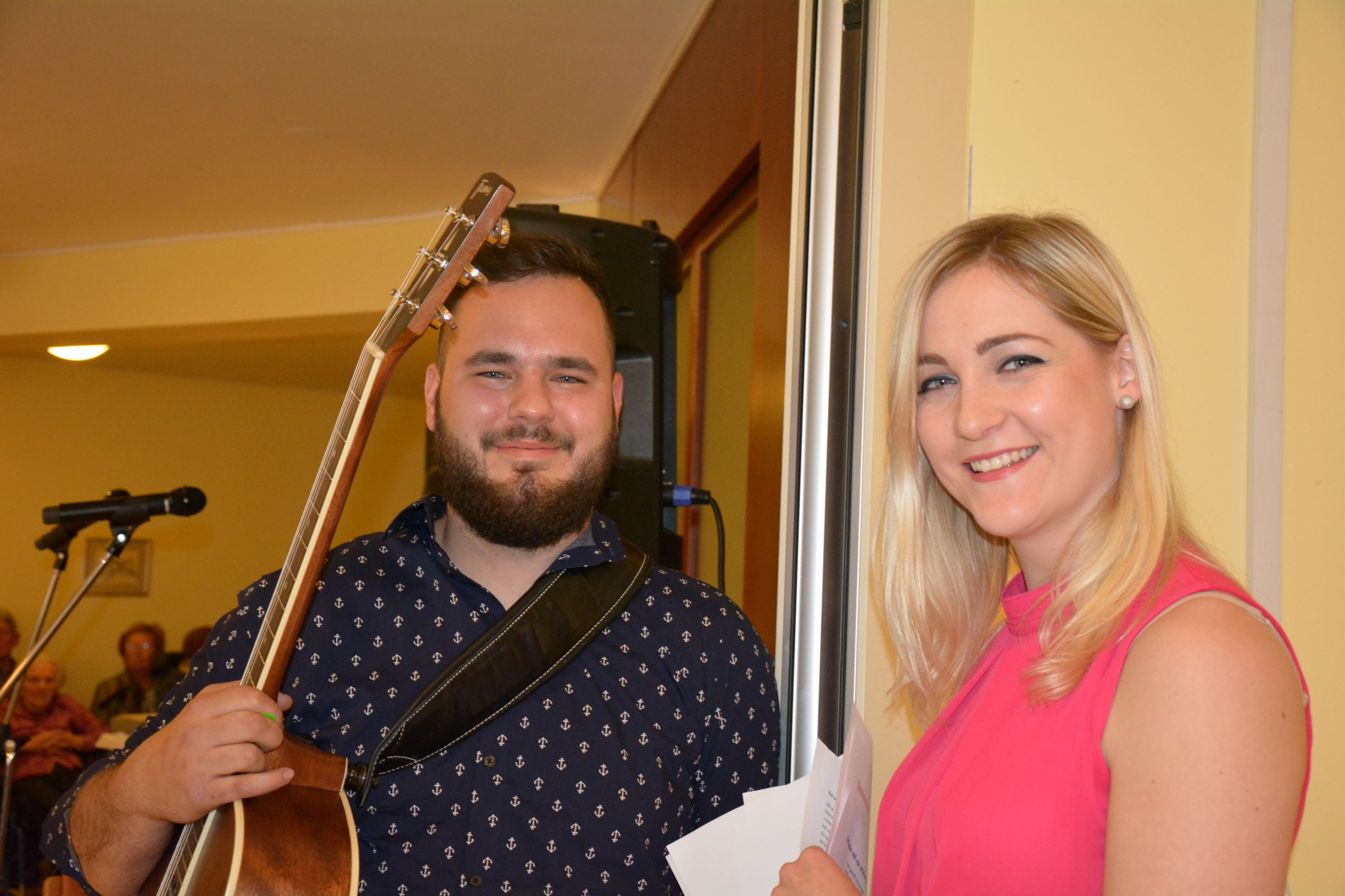 Klubi svojcev za skupini Mavrica in Modrijani