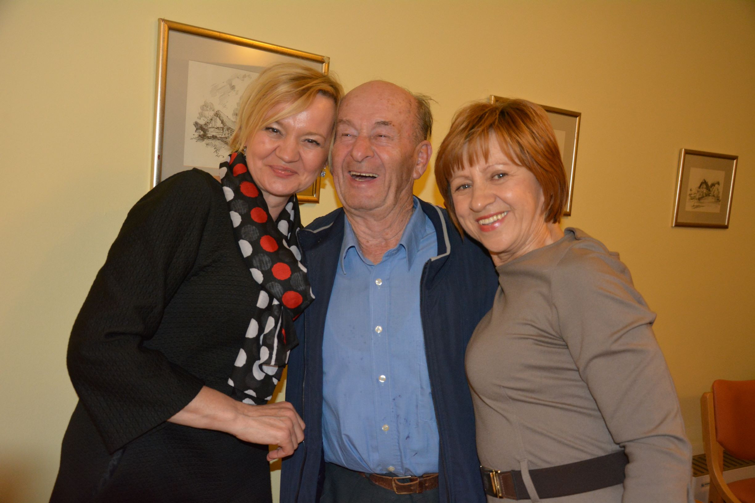 Klubi svojcev za skupini Mavrica in Modrijani