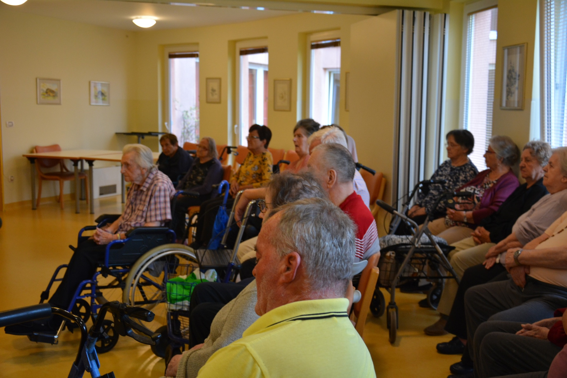 Kostanjev piknik in nastop skupine Freya