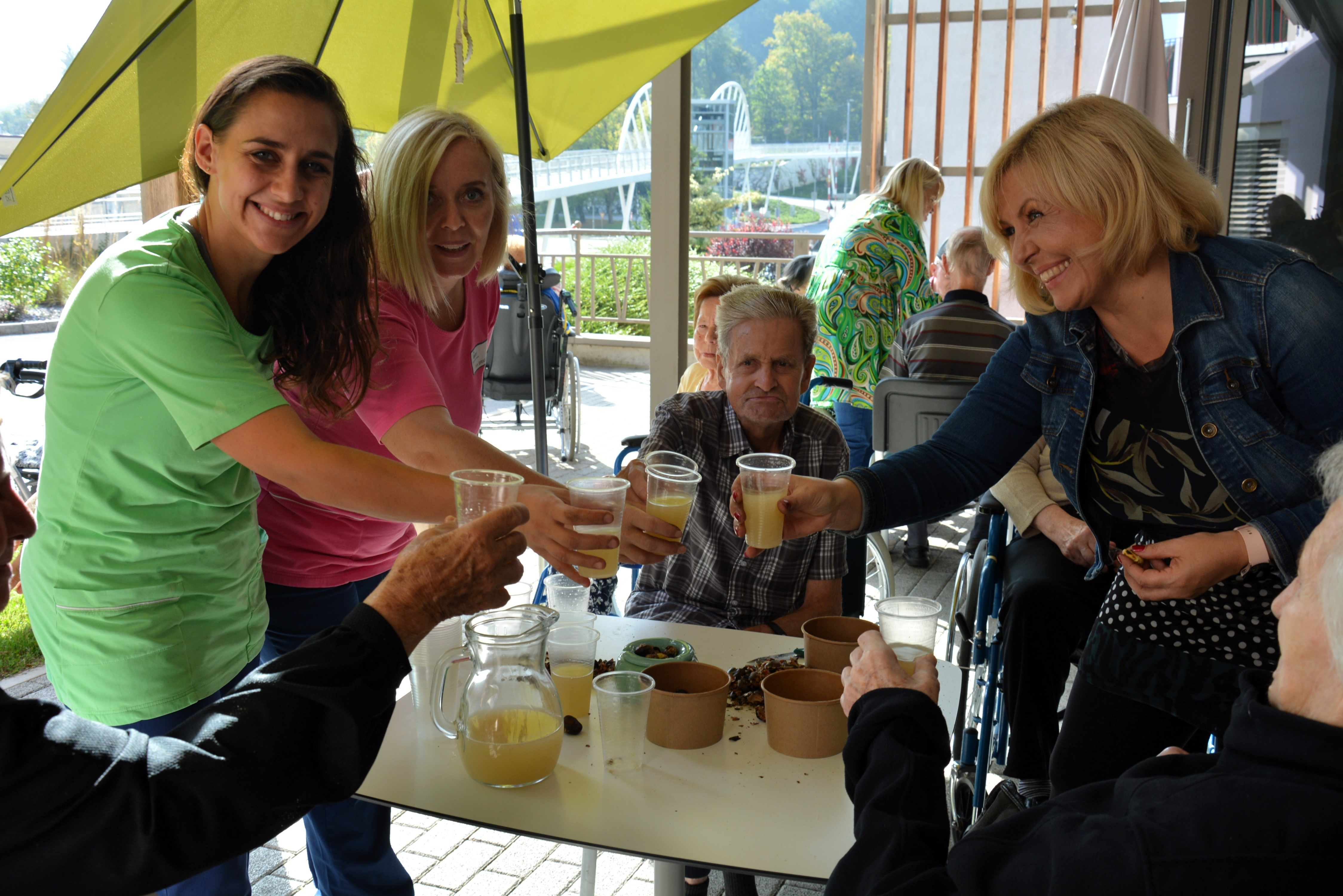 Kostanjev piknik in nastop skupine Freya