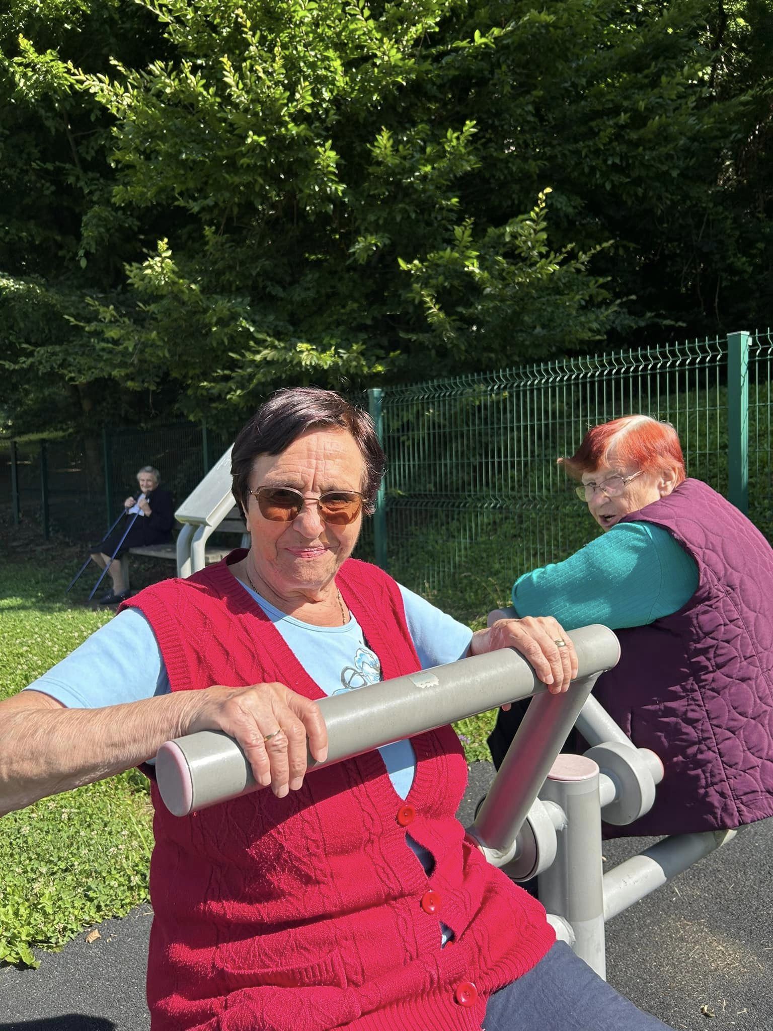 Lep je ta dan, steci z mano ven!