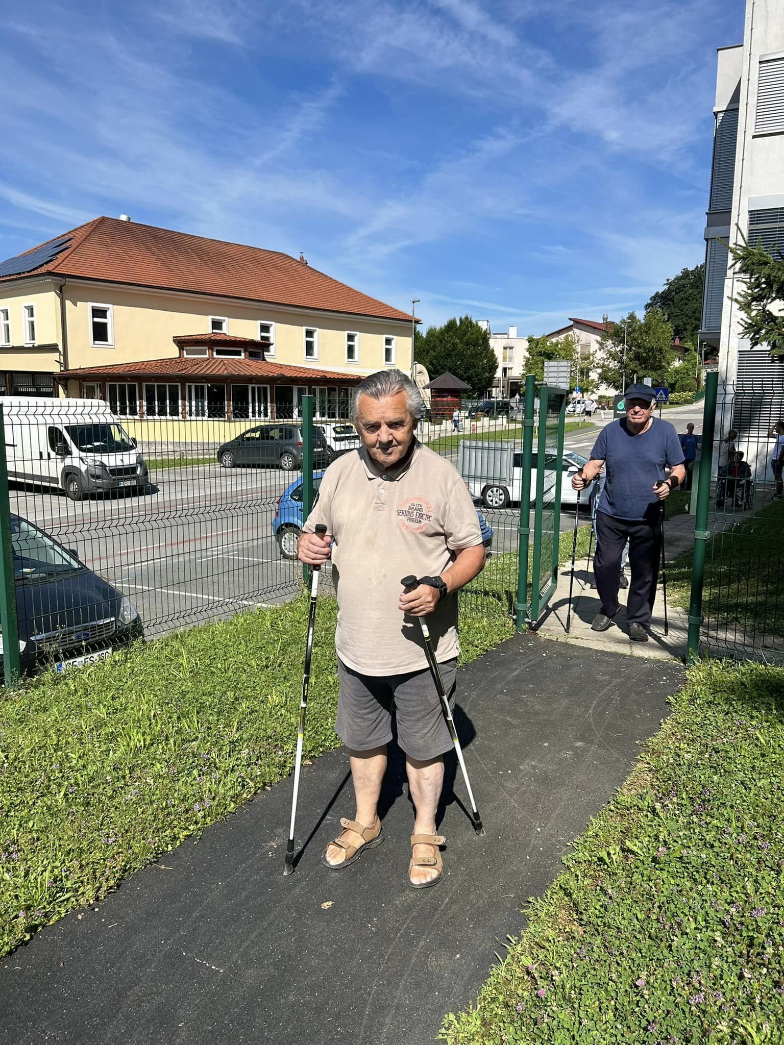 Lep je ta dan, steci z mano ven!