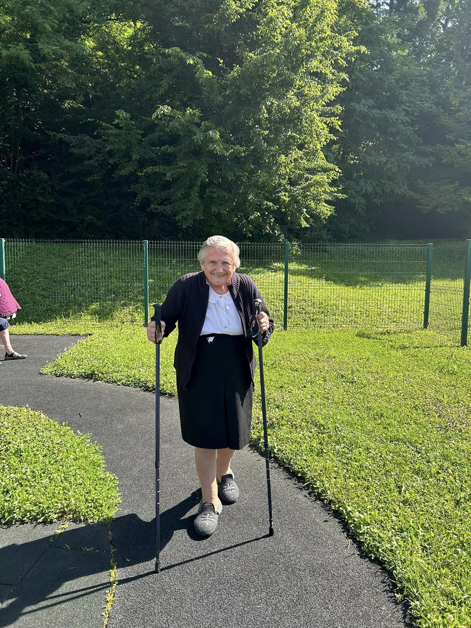 Lep je ta dan, steci z mano ven!