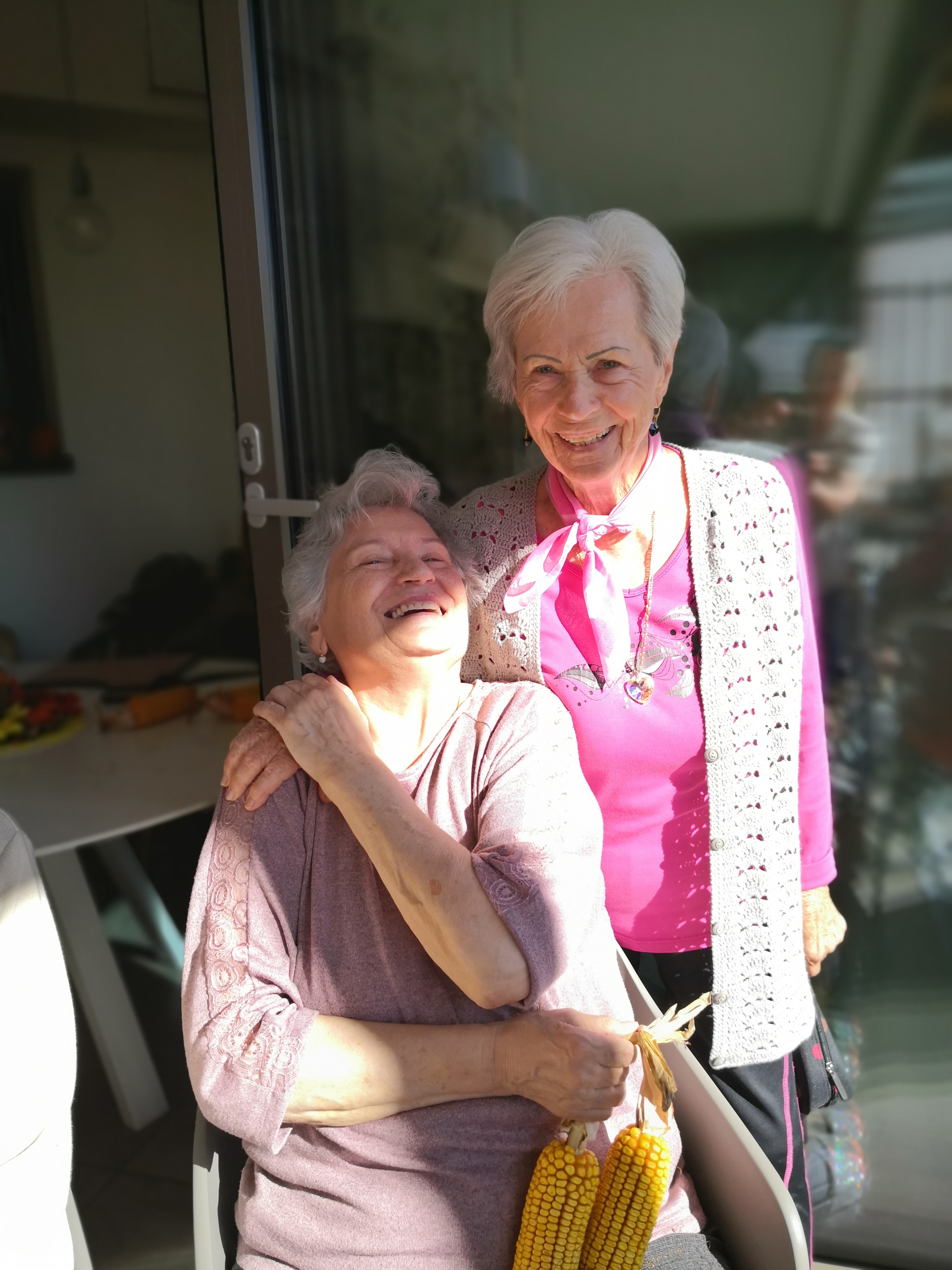 Ličkanje ob harmoniki, pesmi in petju