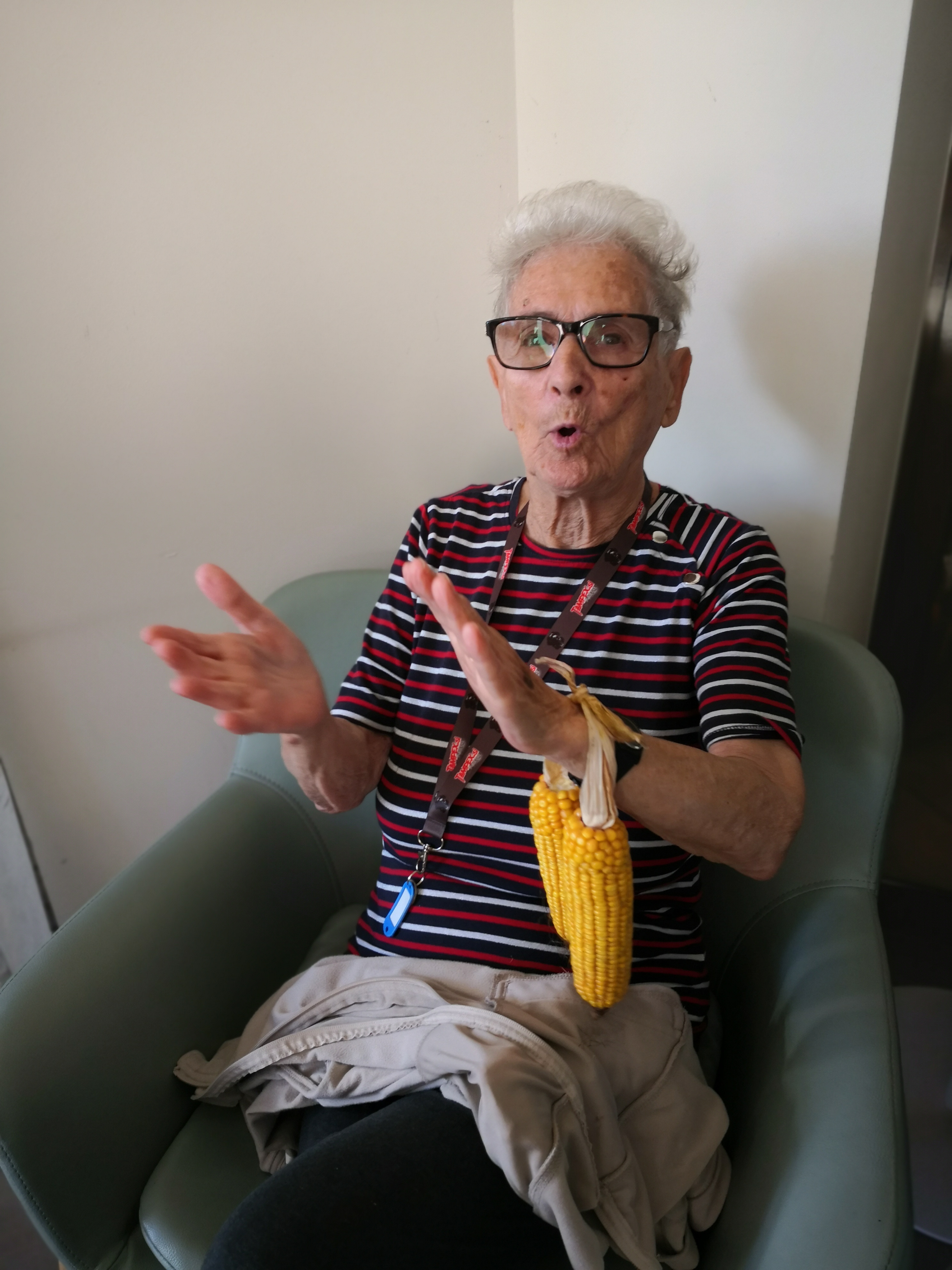 Ličkanje ob harmoniki, pesmi in petju