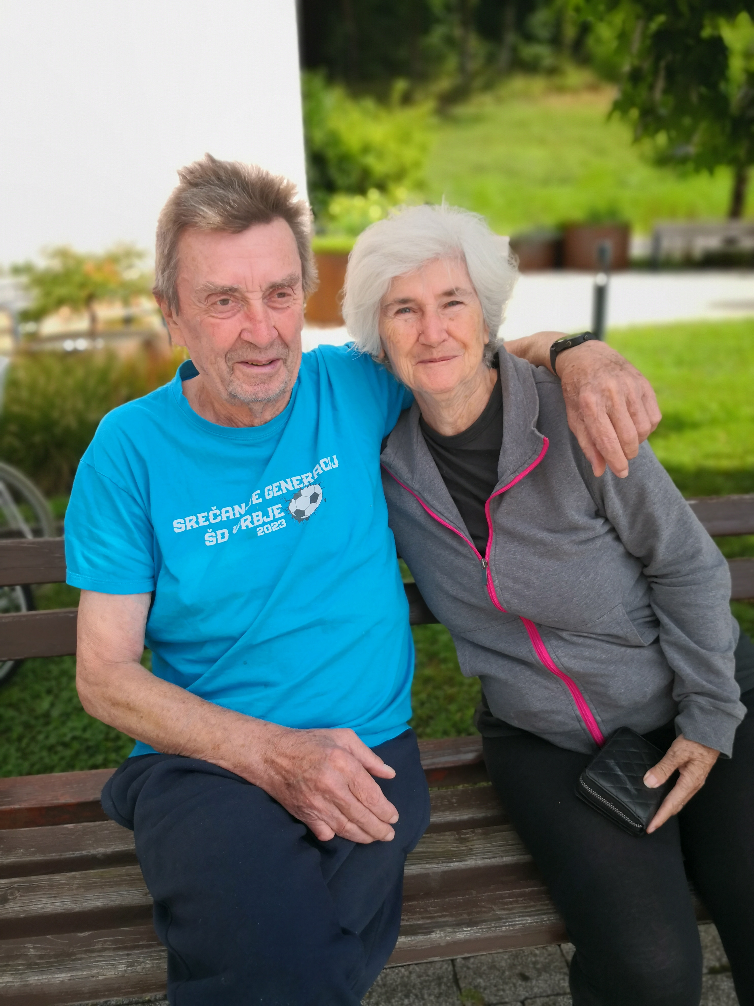 Ljudske pevke Taščice iz Vojnika razveselile stanovalce