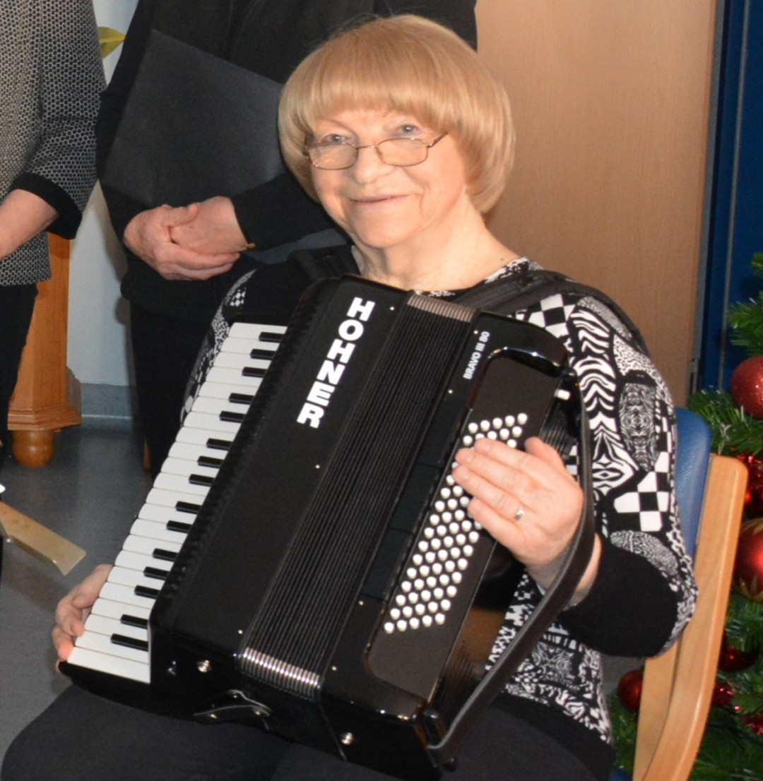 MARINKA MASTNAK - Pegazova prostovoljka leta