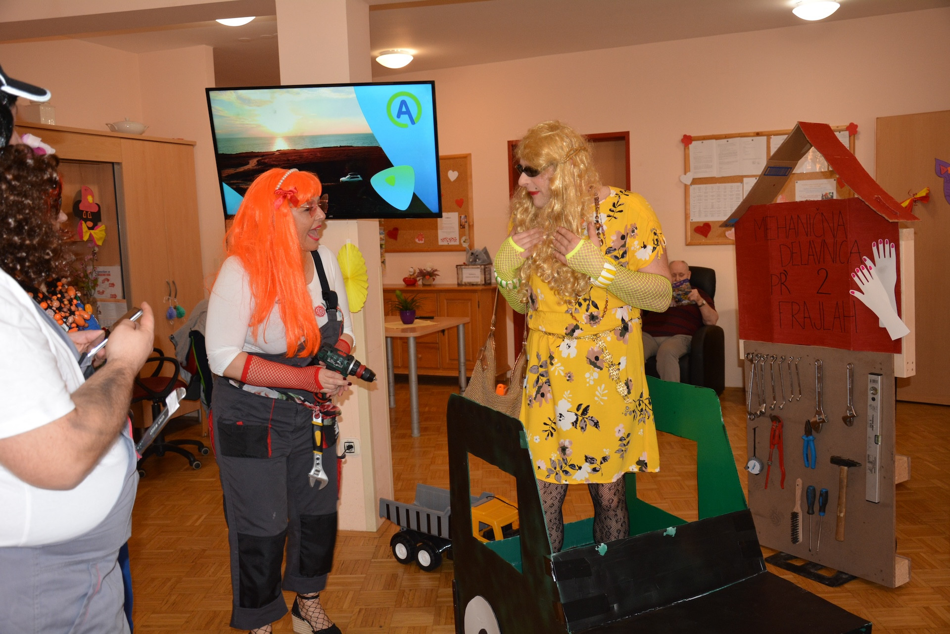 Maškare, maškare....