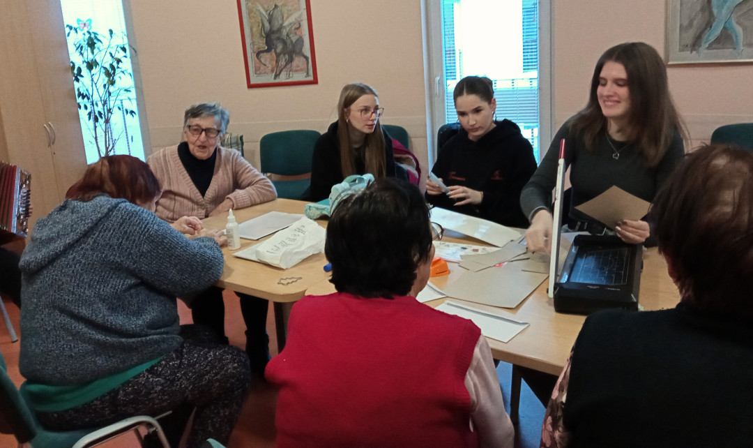 Medgeneracijsko druženje ob voščilnicah