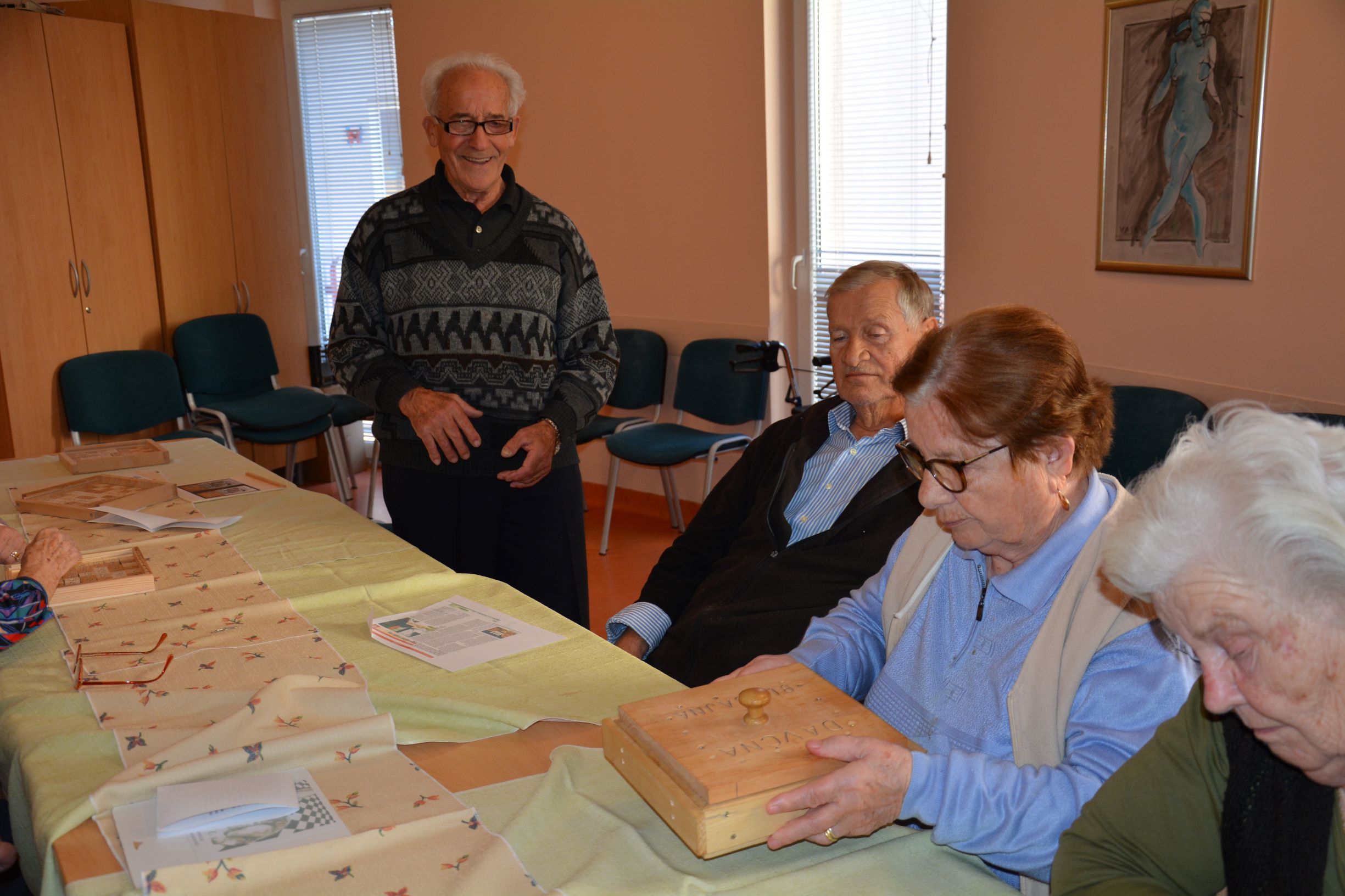 Miselni zajček na šahovskem polju za bistre možgane