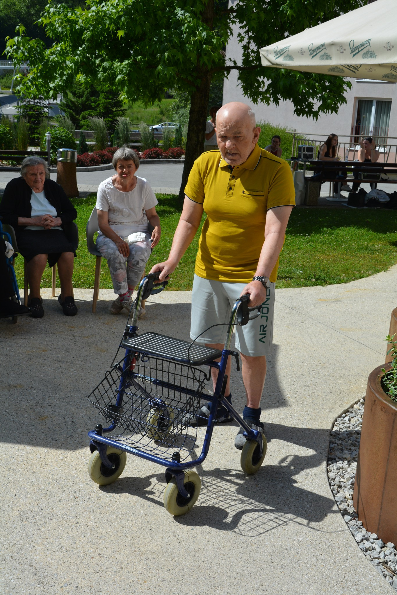 Modna pista v zeliščnem parku