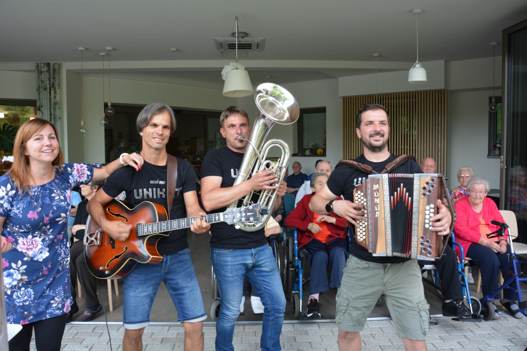 Nastop ansambla Unikat