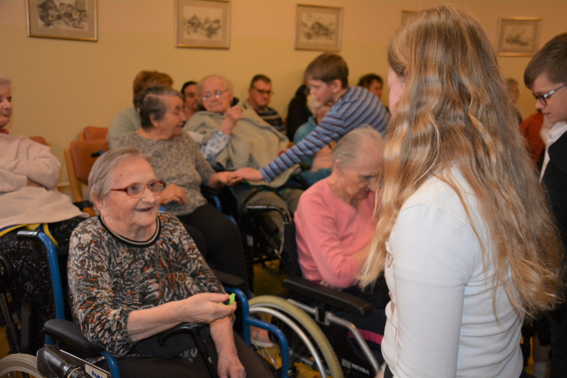 Nastop otrok ob dnevu žena