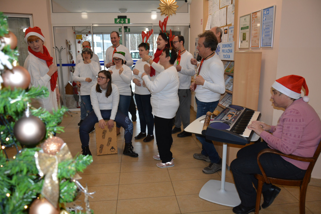 Nastop pevskega zbora VDC Šentjur enota Šmarje pri Jelšah