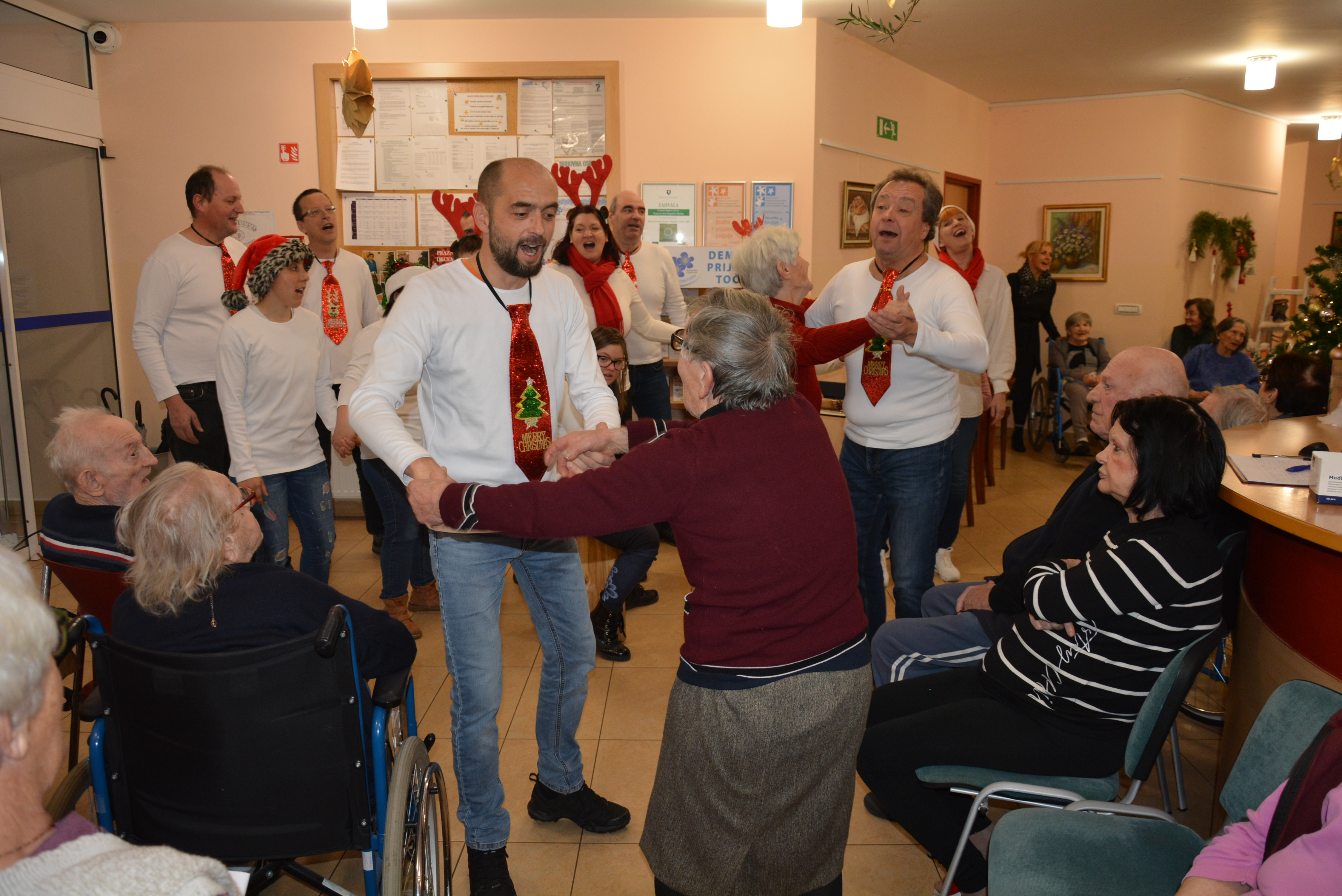 Nastop pevskega zbora VDC Šentjur enota Šmarje pri Jelšah