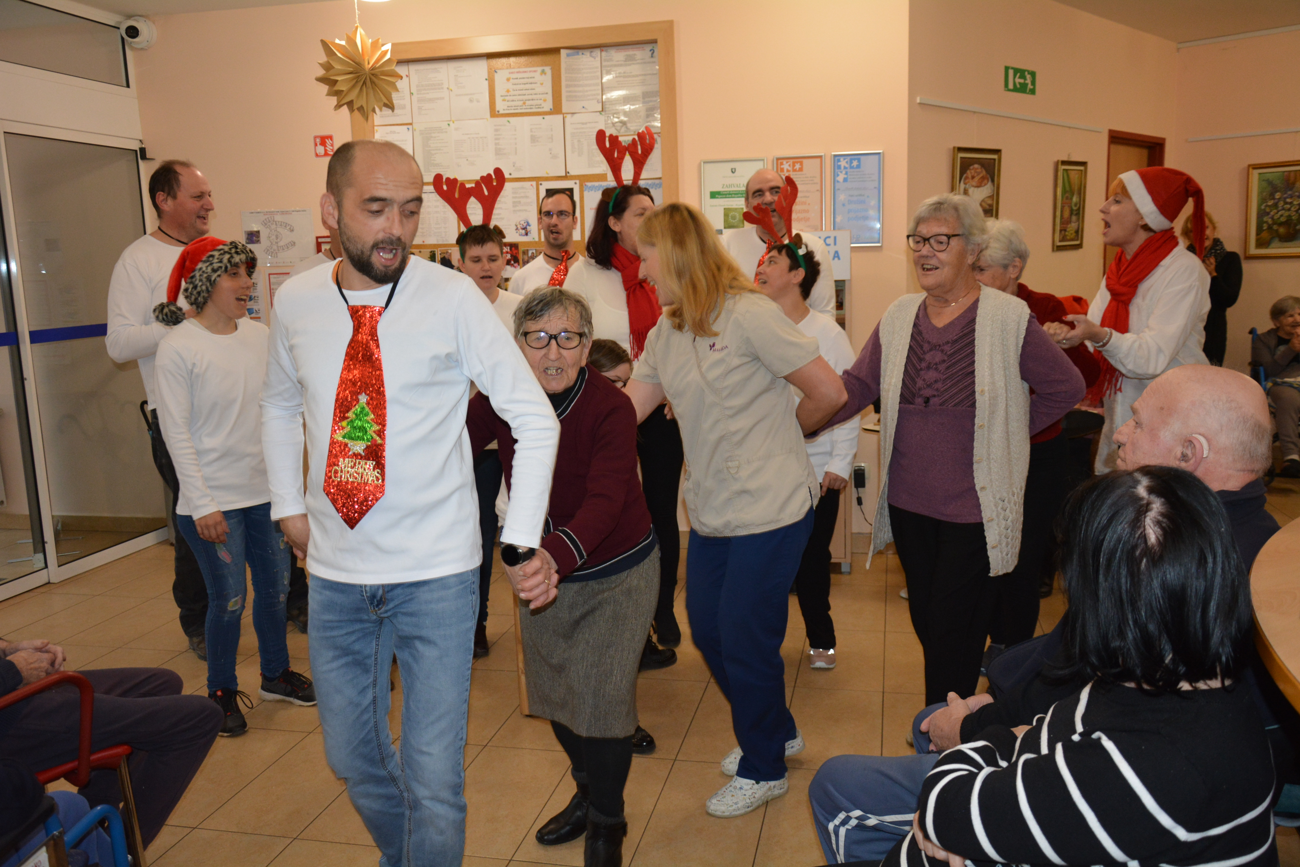 Nastop pevskega zbora VDC Šentjur enota Šmarje pri Jelšah