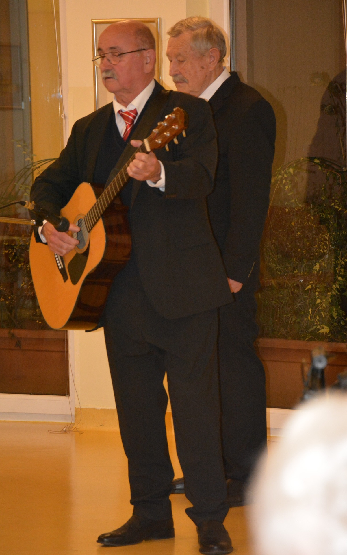 Nastop skupin Šentrog ter Šentviških 5