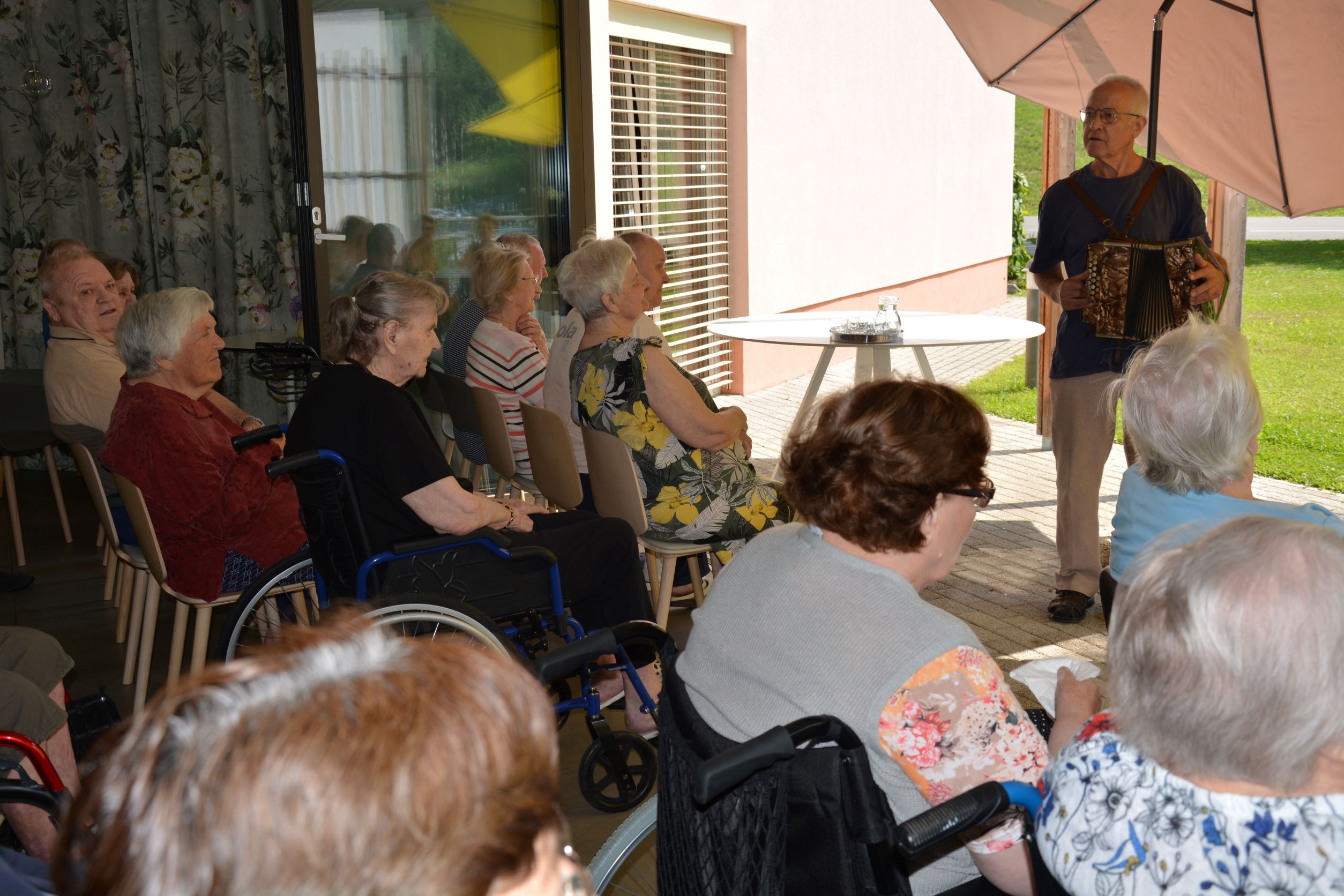 Nastop skupine Pesemca