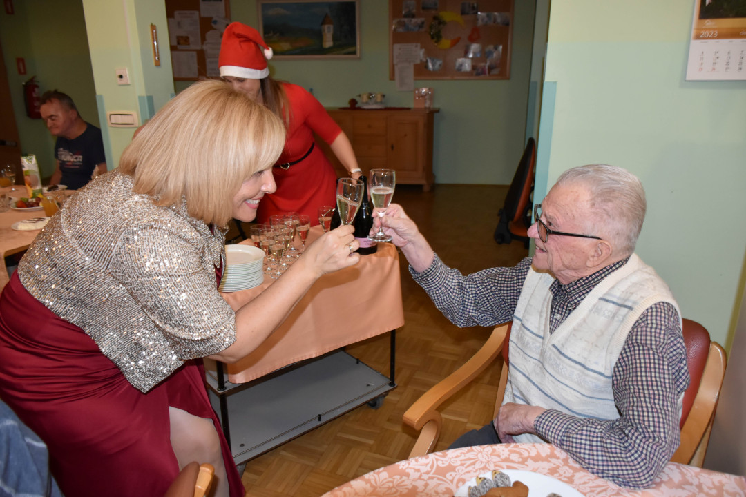 Novoletna zabava stanovalcev