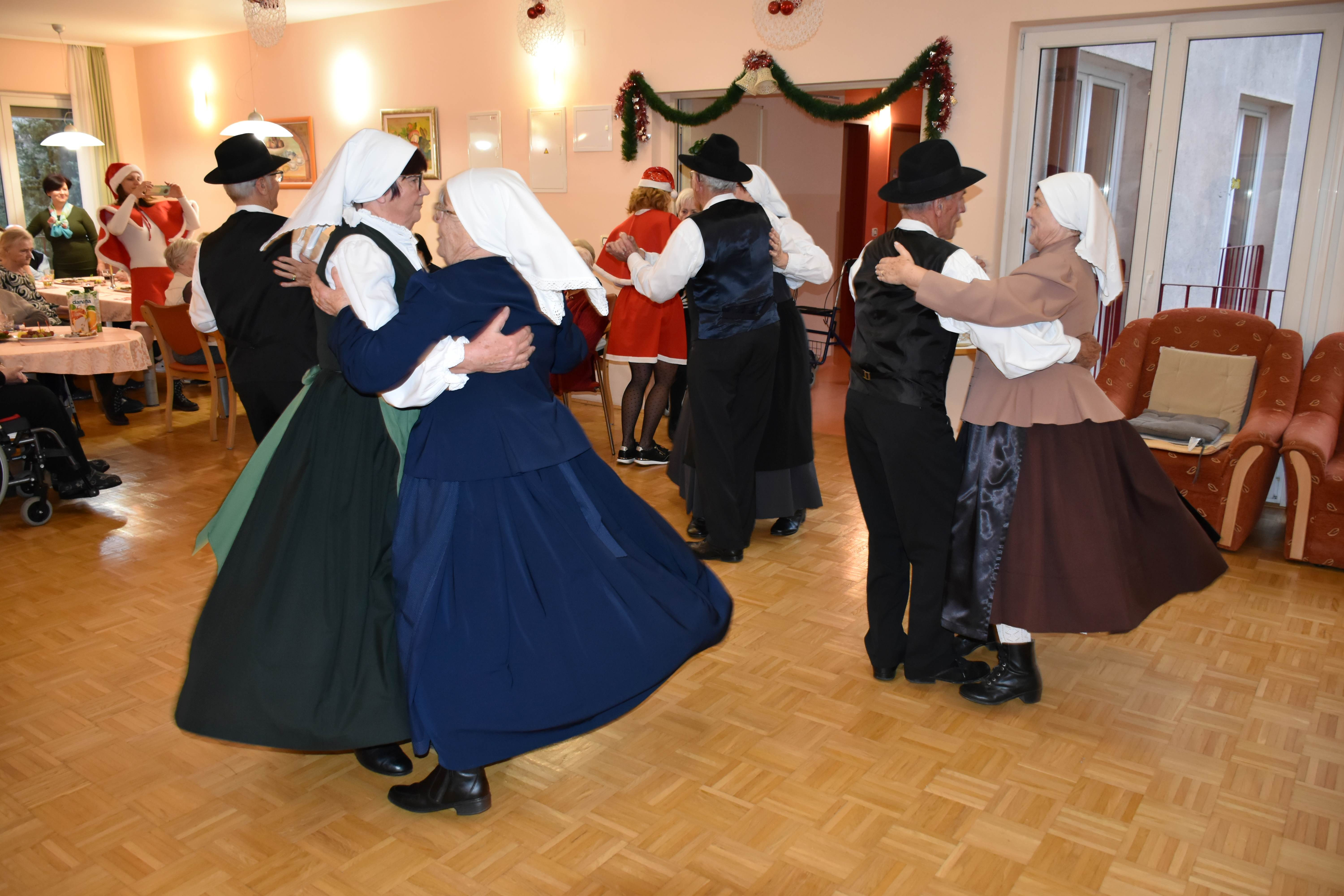 Novoletna zabava stanovalcev