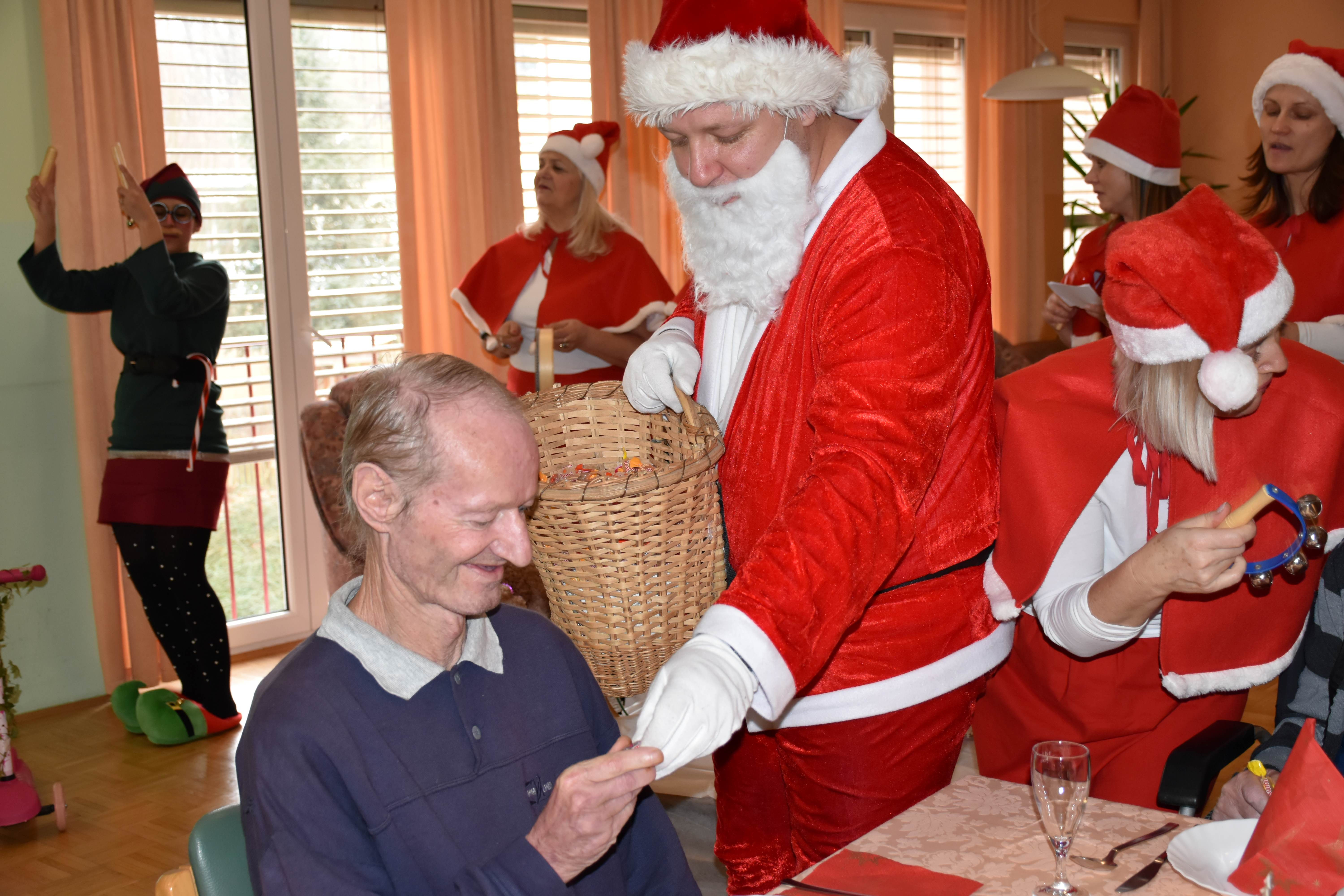 Novoletna zabava stanovalcev