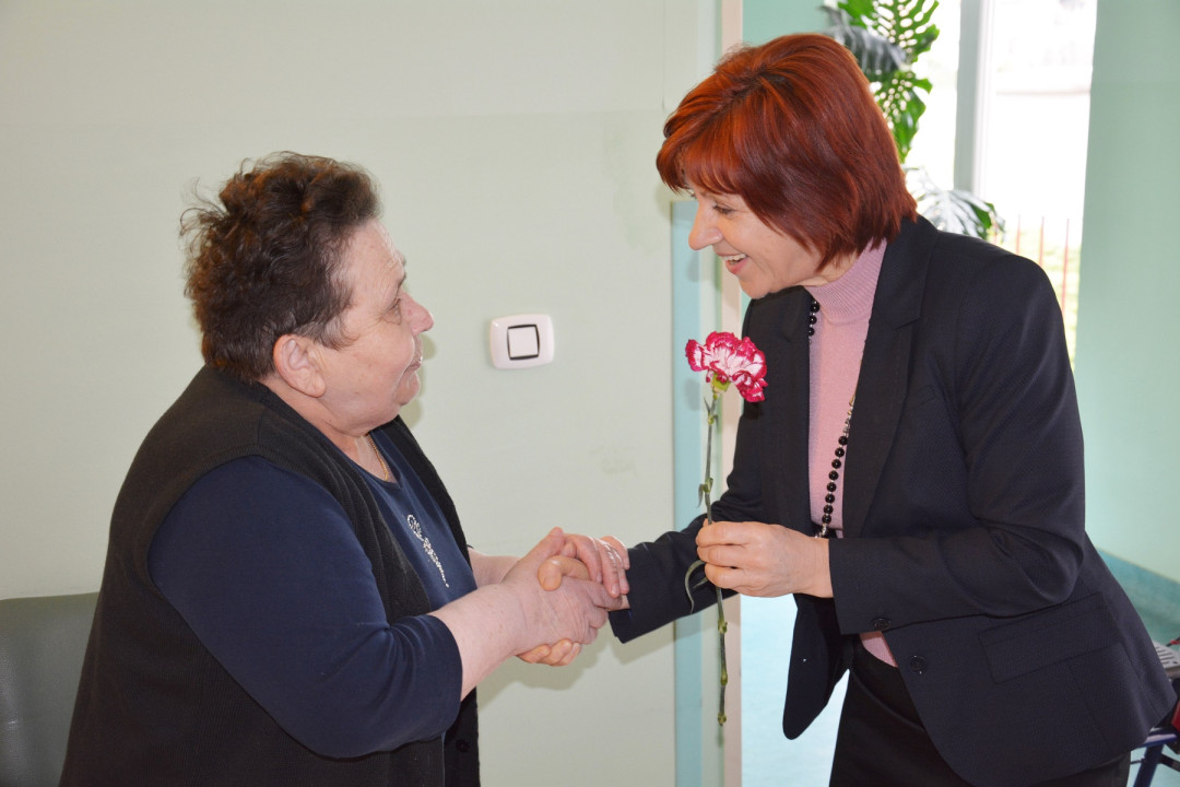 Ob 8. marcu razveselili vse stanovalke