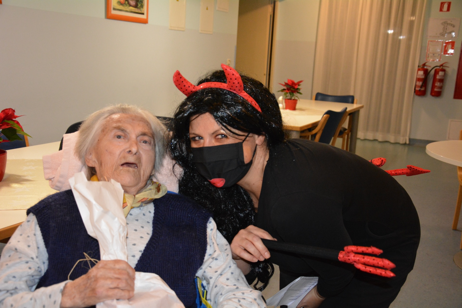 Obisk Miklavža, angelov in parklja