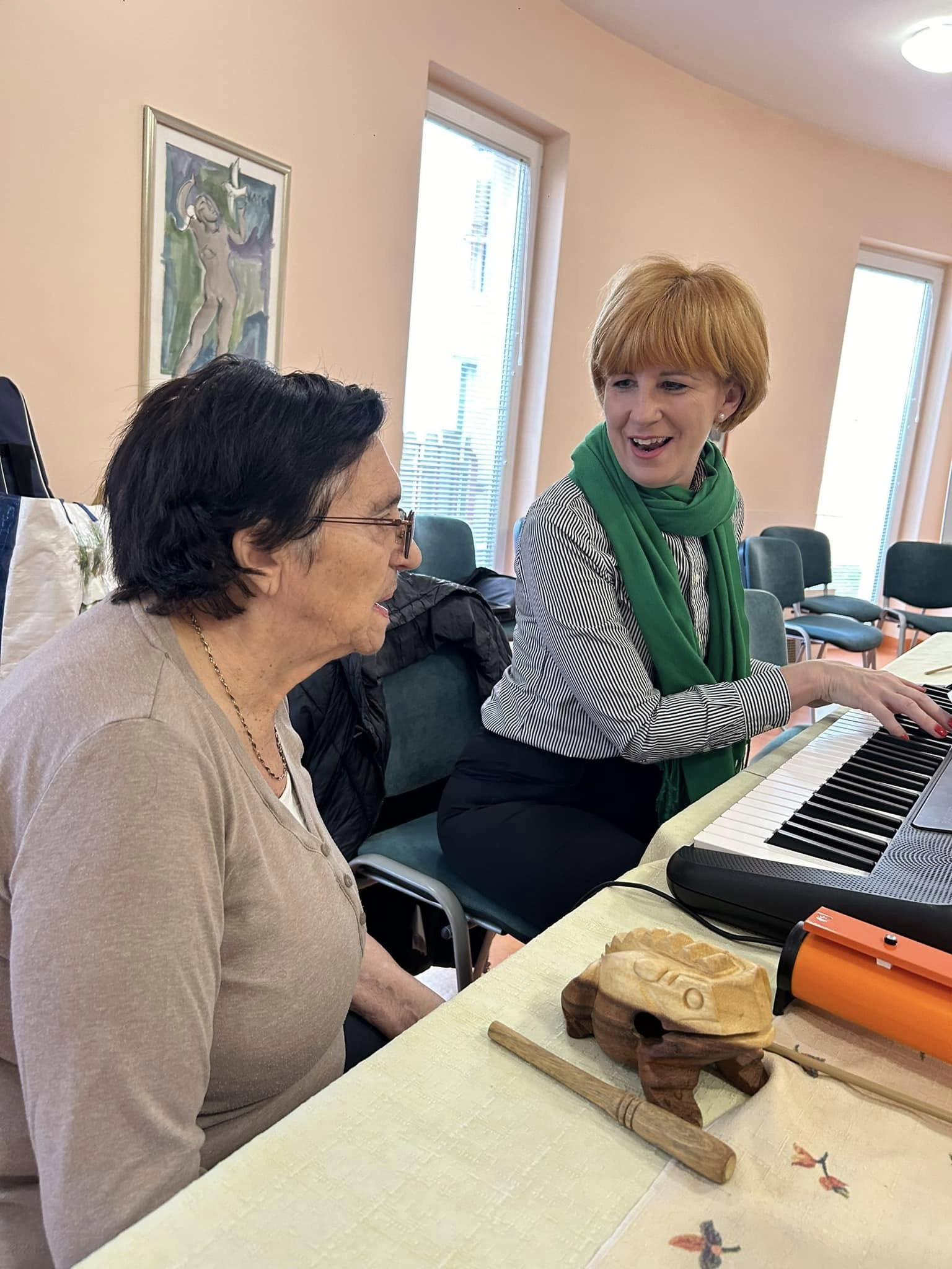 Ogled jaslic in glasbena terapija