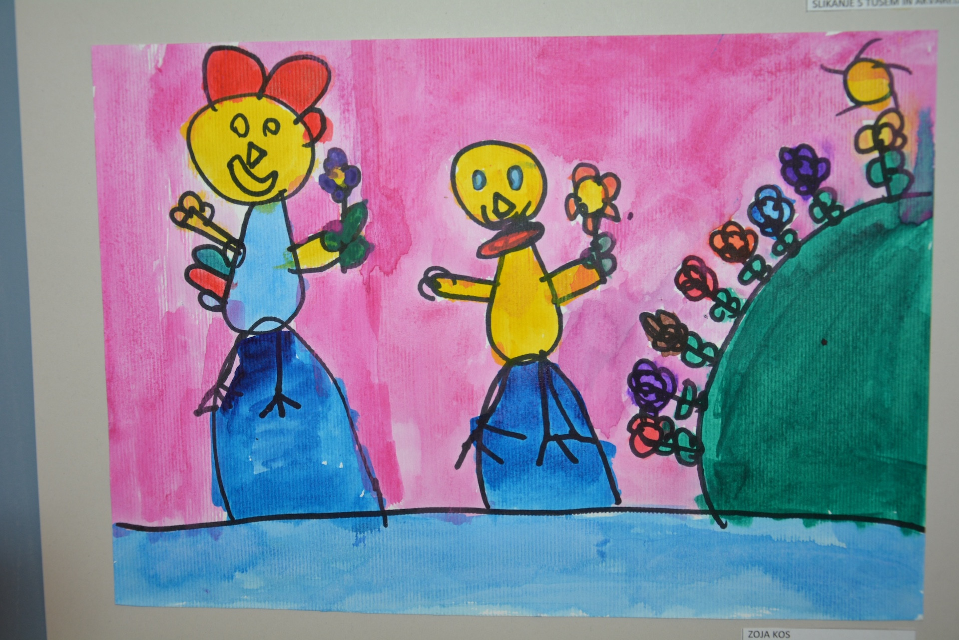 Ogled likovne razstave „Slišim, vidim, ustvarjam“